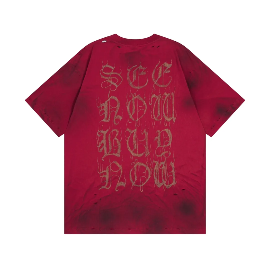 🅿️206 Detailed Picture [Top version. Official website quality] BALENCI*GA/Paris. 2024 latest Sanskrit letters LOGO hand-painted worn distressed short-sleeved T-shirt. Brick cabinet synchronization. ⚠️Difference in market currency. YB development. Color system is black and blue. Worn. Hand-painted consistent with ZP,‼ ️The fabric is made of Paris ZP custom-woven and dyed 100% double yarn compact cotton. The weight is 260 grams. The cloth surface is clean. The cloth pattern is clear, soft and comfortable. The threads are dyed with no color difference. Ready-made garments are hand-painted, worn, and distressed, with heavy craftsmanship. Comparisons welcome. The version adopts OS loose shoulder style. Same style for men and women. Code: BL223203 Color: black blue. red Size: XS to L