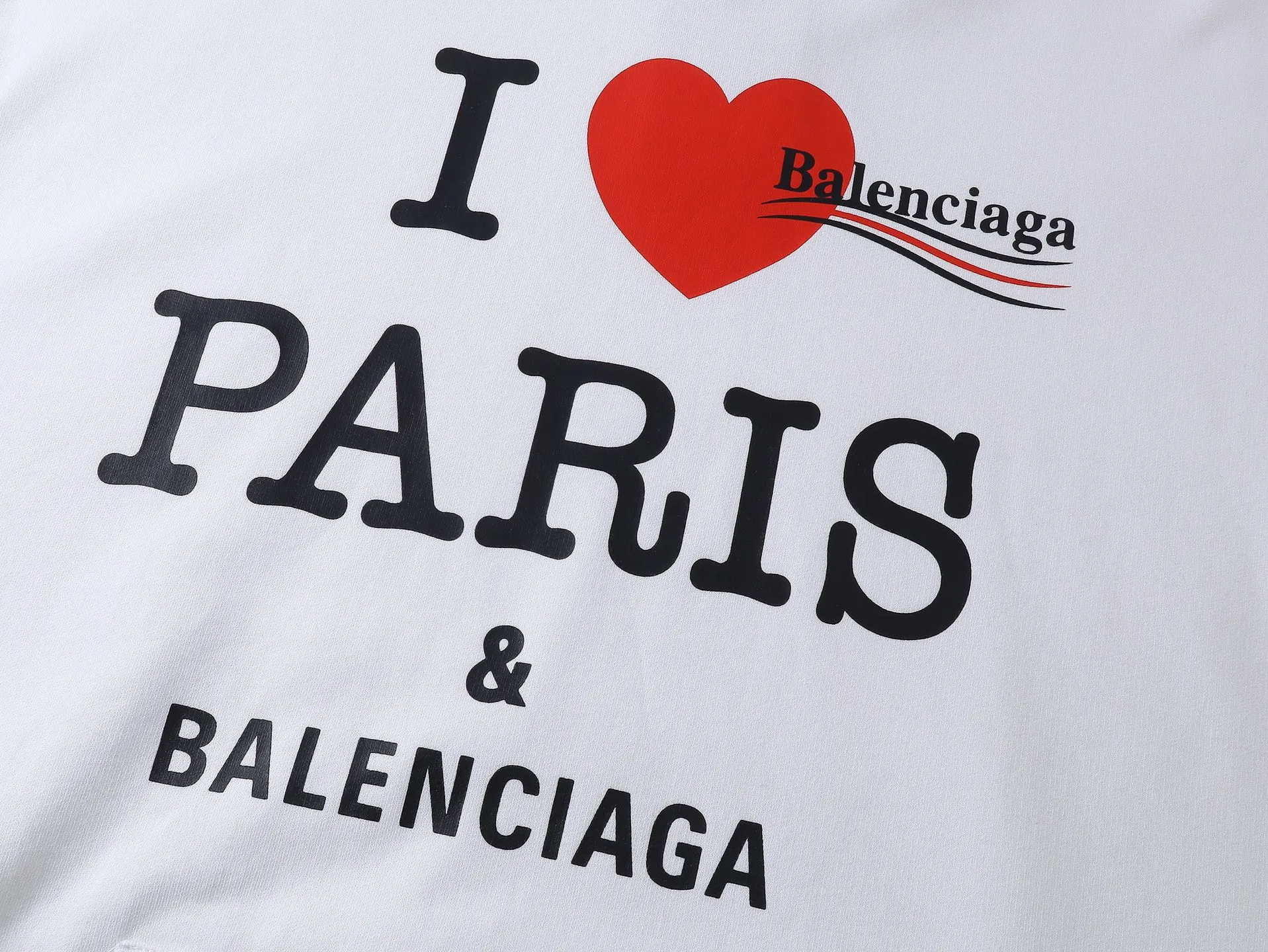 🅿️330 real photos [Top version. Official website quality] BALENCI*GA/Paris. SS25 latest model, Balenciaxx art multi-branded printed hooded sweatshirt. Brick cabinet synchronization. Genuine product developed in the first time, happy to print and compare! The fabric is made of Paris ZP custom-woven and dyed cotton sweatshirt. Weighing 460 grams, the cloth surface is clean. The cloth pattern is clear, soft and comfortable. The threads are dyed with no color difference. The printing uses environmentally friendly imported materials. The letters are clear and the effect is three-dimensional. The version adopts OS loose shoulder design. Same style for men and women. Code: BL258962 Color: black, white Size: XS S M L