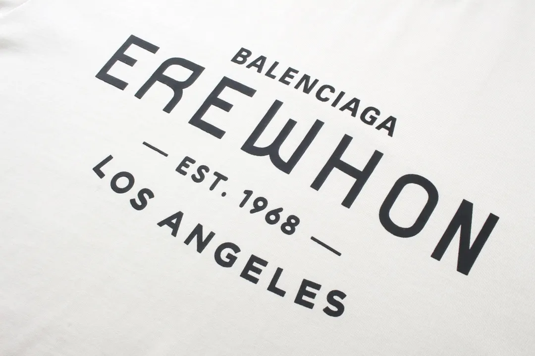 🅿️170 detailed pictures [Top version. Official website quality] BALENCI*GA/Paris. 2024 new model. Paris and EREWHON cooperation series new model, brick cabinet synchronization. Genuine product developed at the first time, happy to print and compare! The fabric is made of Paris ZP custom-woven and dyed cotton double yarn. Weighing 260 grams, the cloth surface is clean. The cloth pattern is clear, soft and comfortable. The threads are dyed with no color difference. The classic LOGO is printed using environmentally friendly imported materials, with clear letters and a three-dimensional effect. Restore the brick cabinet. Different market currency, welcome to compare, the version adopts OS loose shoulder version. Same style for men and women Coding: BL233311 Color: black, apricot Size: XS to L