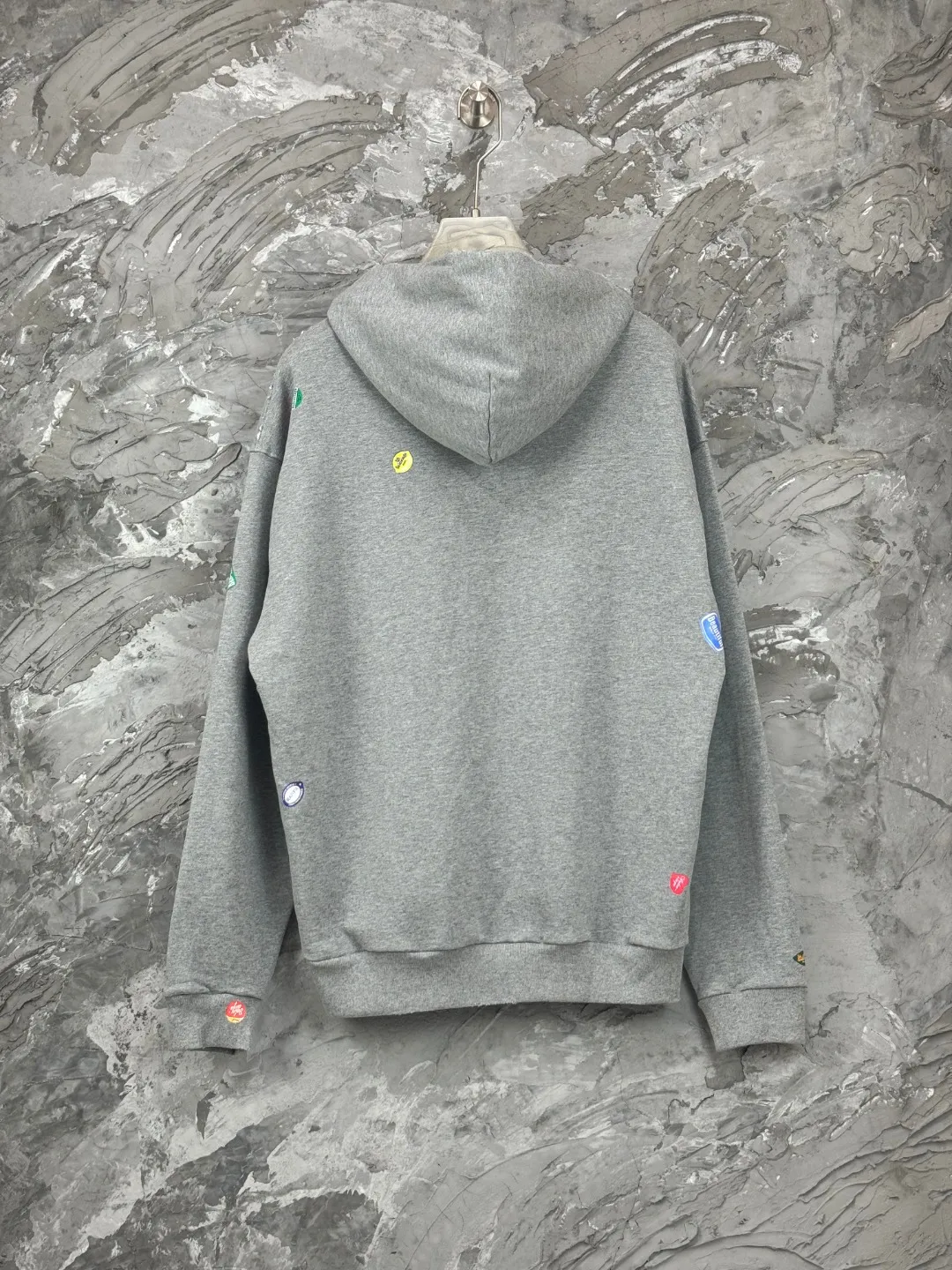 🅿️450 - BALENCI*GA Paris fruit pattern Vintage hooded zipper sweatshirt. Growth positioning fixed point computer spray printing and embossing. Manual master positioning and fixed point grinding. Customized matching hardware. Clear letters. Three-dimensional effect. Exclusive pattern matching, custom weaving and dyeing 460g fabric. Threads are dyed in the same cylinder with zero color difference. Brick cabinet synchronization. Welcome to compare. Same style for men and women -Color: gray pink -SIZE: Xs S M L Style number 8979#