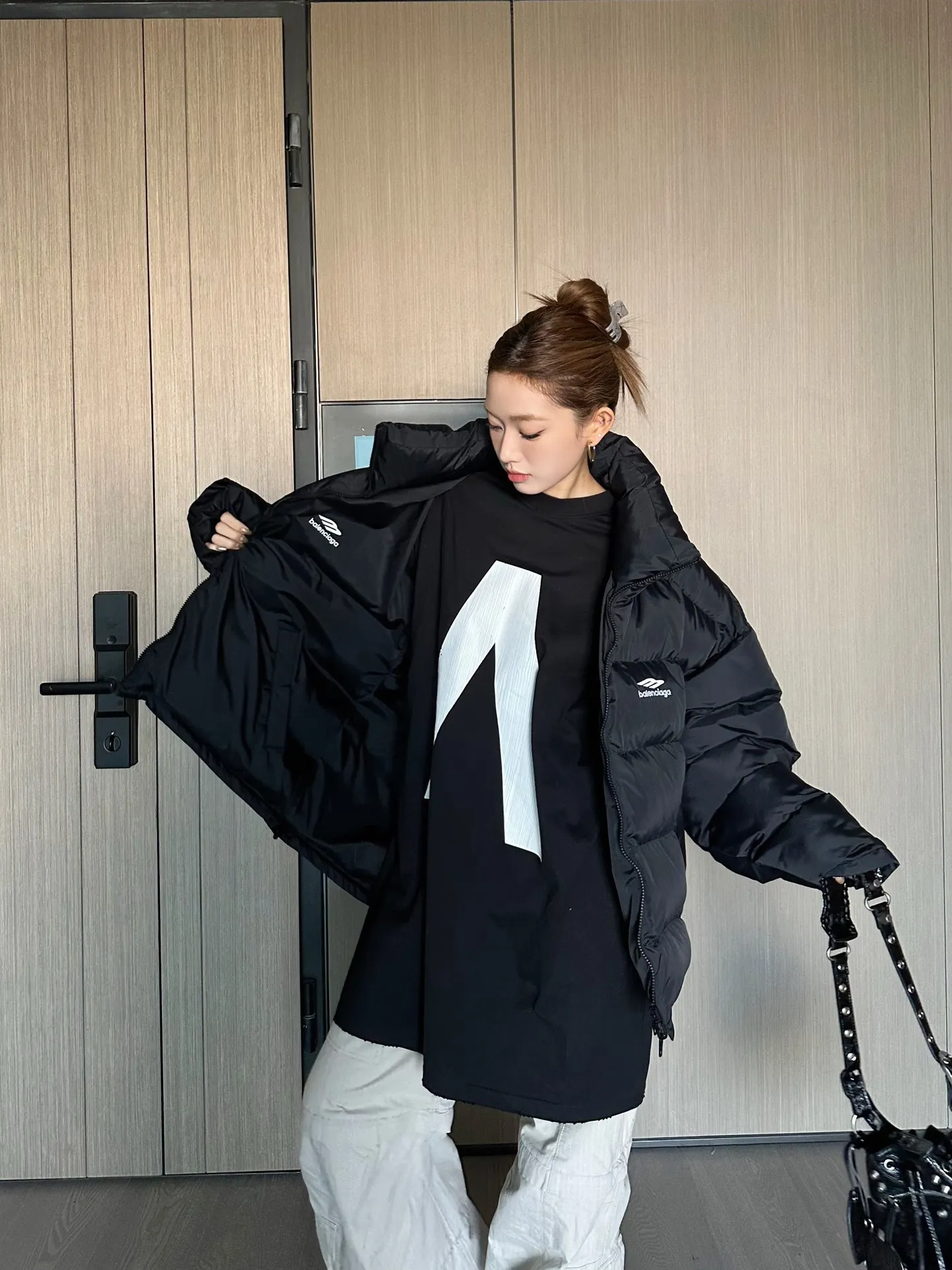 Balenciaga / Balenciaga Reversible Black and White Down Jacket Upper Body Information Pictureℹ️
