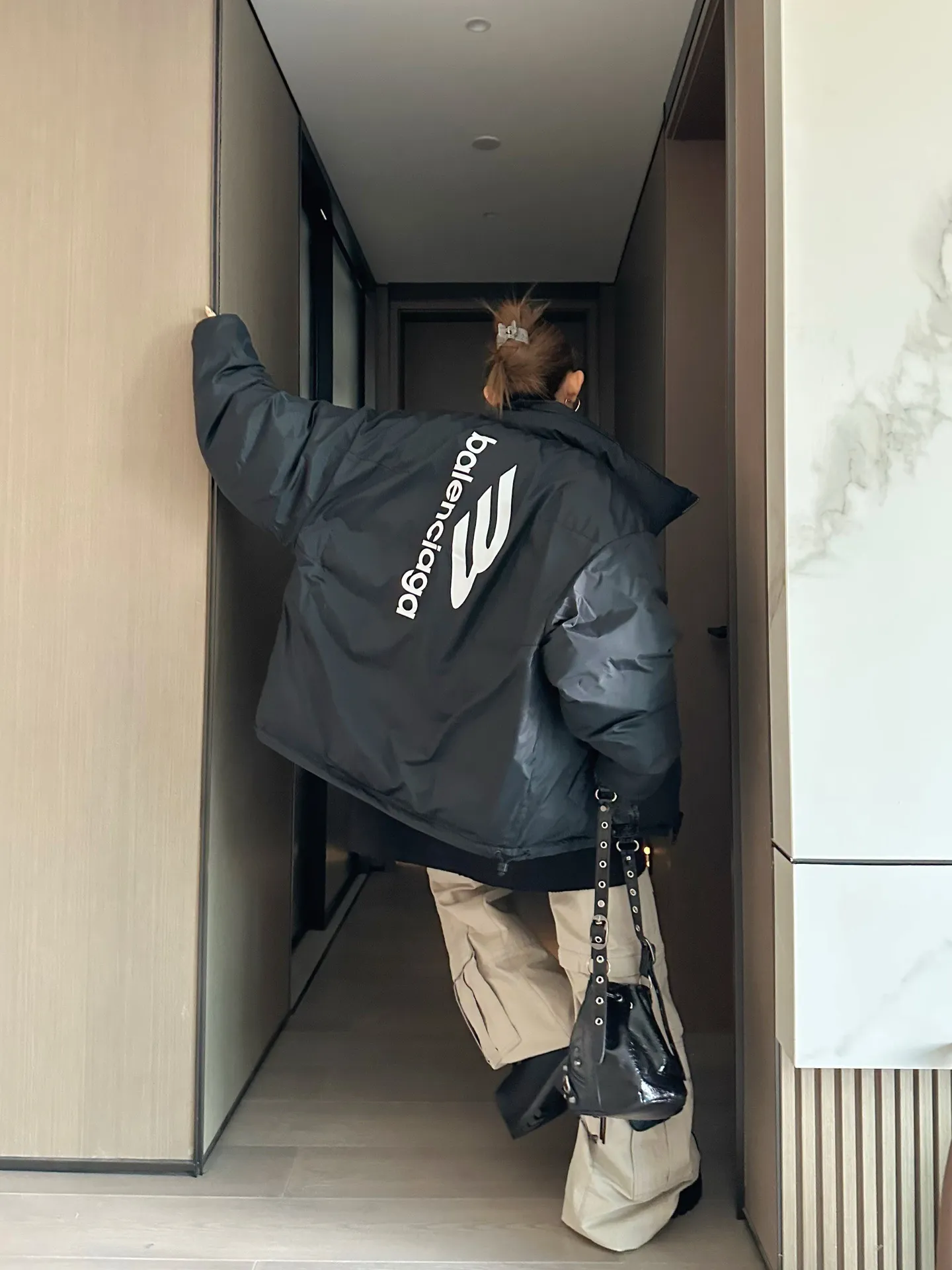 Balenciaga / Balenciaga Reversible Black and White Down Jacket Upper Body Information Pictureℹ️