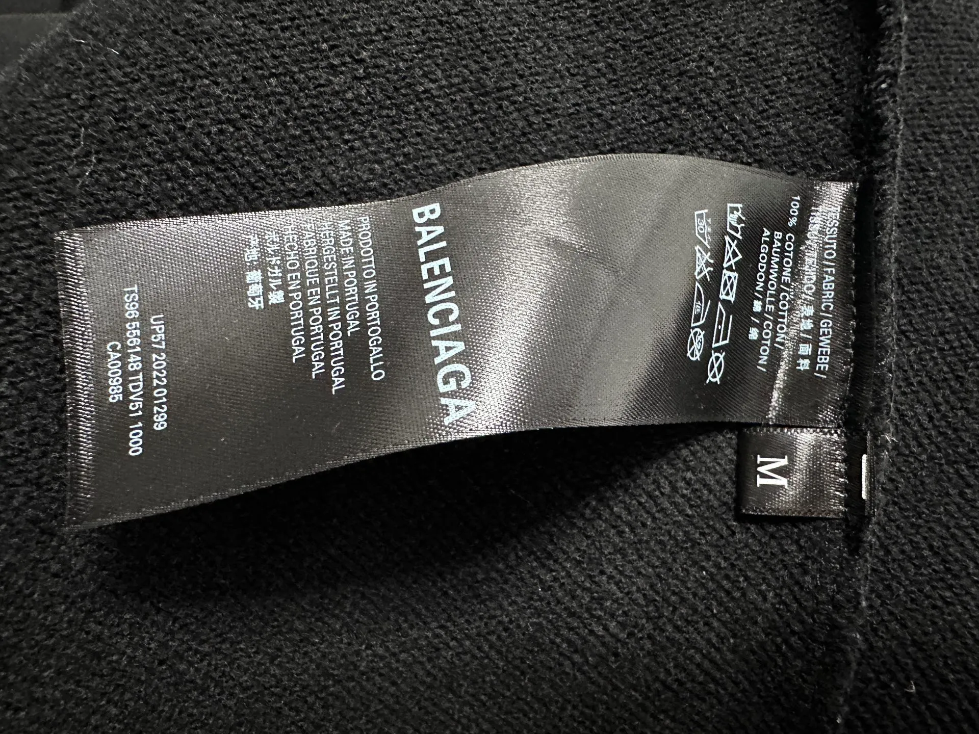 🅿️330 [BALENCIaGA] Paris small letters rhinestone washed hooded sweatshirt. The fabric is made of 400g Paris-specific double yarns*high weight double yarn ribs. It is pressed using a high-temperature air machine. The high-temperature gas contacts the fabric and uses heat energy and pressure to press the fabric to ensure uniform heat distribution. The fabrics have been washed and aged. It has a better hand feel and texture. It is not easy to deform, not easy to shrink, not easy to fade, and maintains long-term beauty. Same style for men and women! ! Size: S-XL