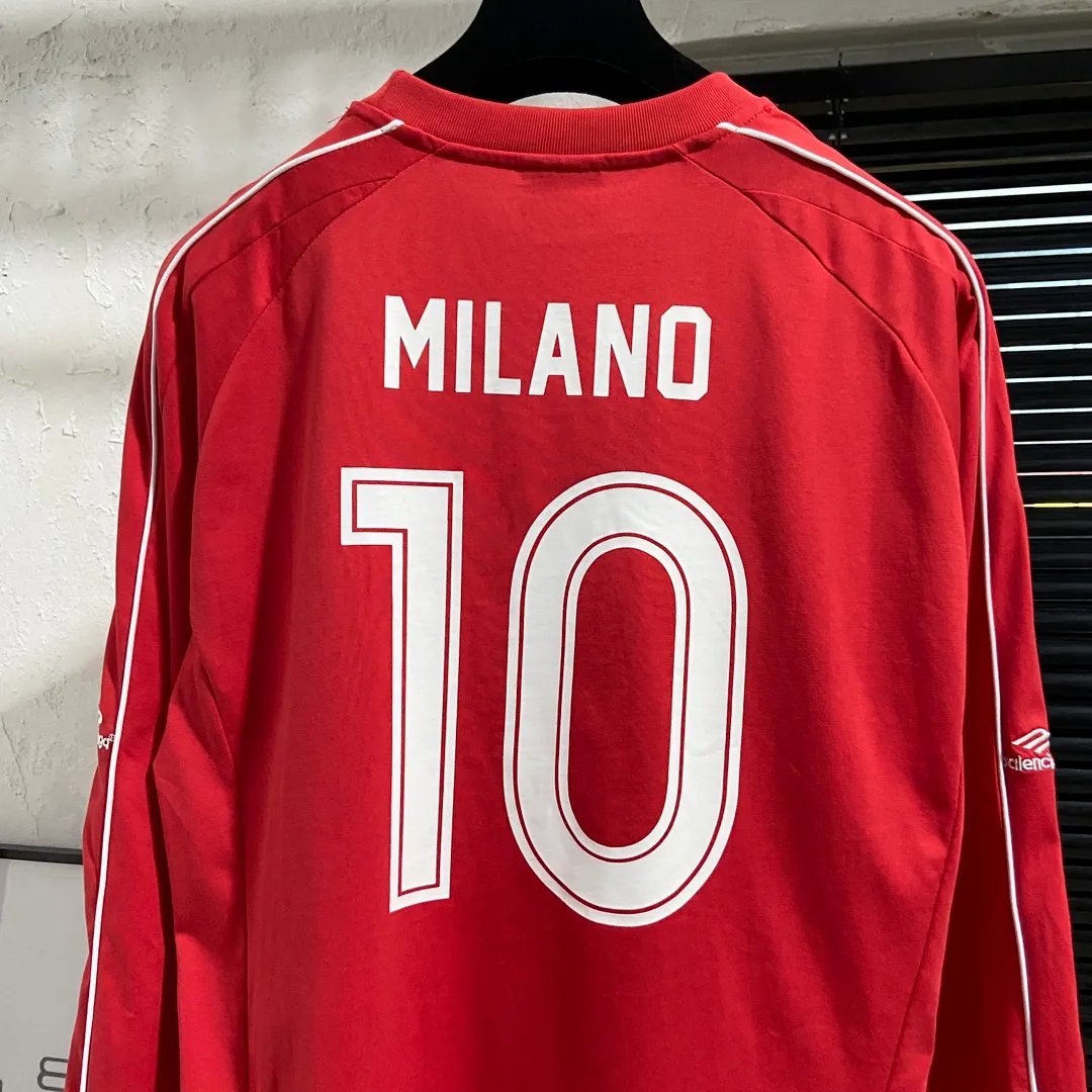 🅿️250 8151# Real photos Top version [[BALENCIA*GA] Official website quality Paris new joint football jersey long-sleeved T-shirt OS version Loose dropped shoulders Unisex style Fabric: 260g 100% cotton double yarn Process: Front and rear panel printing Front panel embroidery Garment washing Shape solid Color: Black White Pink Red Fluorescent Yellow Size: XS S M L