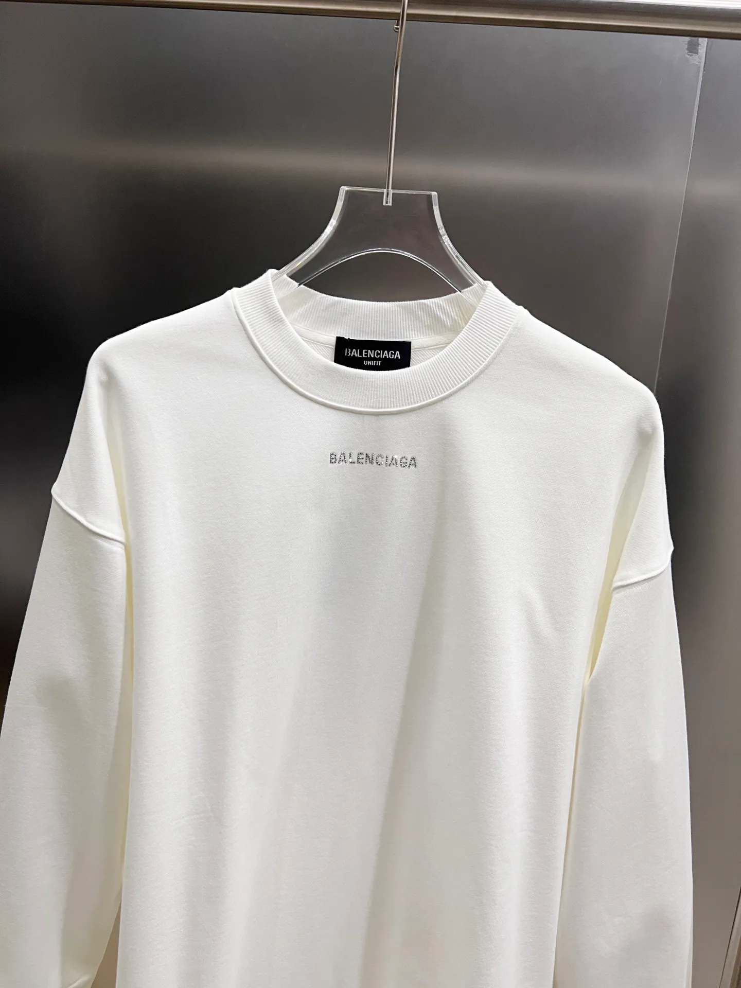 🅿️260 BAL Balenciaga 2025 Autumn and Winter New Style Round Neck Long Sleeve Sweater Classic Logo Hot Diamond Process Uniform Loose Version for Men and Women S M L XL XXL Five Codes Color: Black White