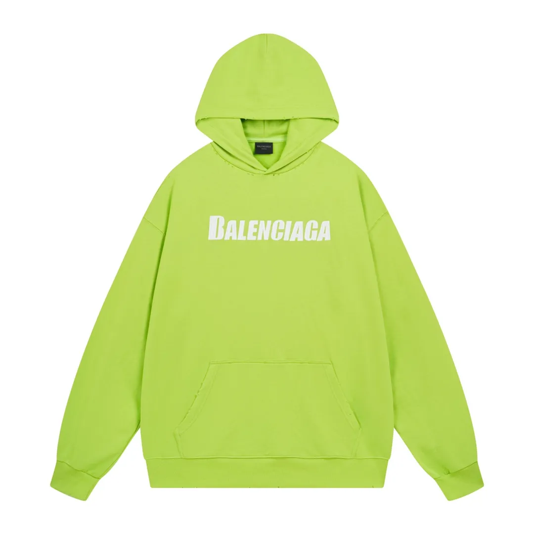 🅿️300 Detailed picture [Top version. Official website quality] BALENCI*GA/Paris. 2023 new style. Classic letter LOGO printed distressed hooded sweatshirt. Brick cabinet synchronization. The fabric is made of Paris ZP custom-woven and dyed cotton double yarn terry sweatshirt material. The weight is 450 grams, the cloth surface is clean. The cloth pattern is clear, soft and comfortable. The threads are dyed with no color difference. The classic pattern is printed with environmentally friendly imported materials and precision printing screens, with clear letters and three-dimensional effect. Restored brick cabinet. The garments are hand-worn and distressed by many people. They are very different from the market currency. You are welcome to compare. The version adopts the OS loose shoulder version. The same style for men and women. Coding: BL238008 Color: black, coffee, white, fruit green Size: XS S M L