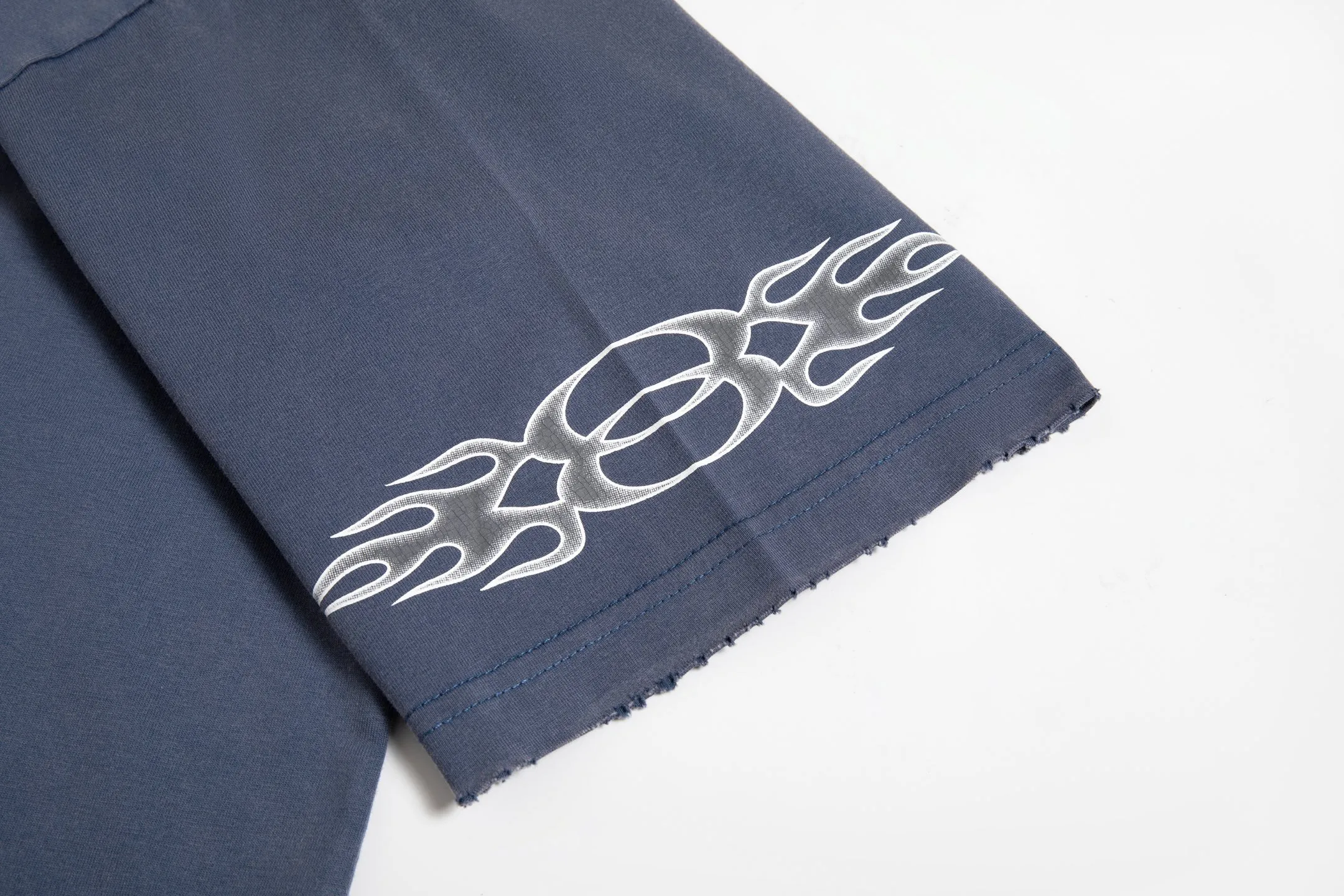 🅿️190 9145# Detailed picture Top version [[BALENCIA*GA] official website quality Paris new double-ring flame torch direct injection printed washed and distressed short-sleeved T-shirt OS version Loose dropped shoulders Unisex fabric: 260 grams 100% cotton double yarn Process: front and rear panels left and right sleeve printing Garment washed worn distressed fixed color Color: washed black washed blue Size: XS S M L