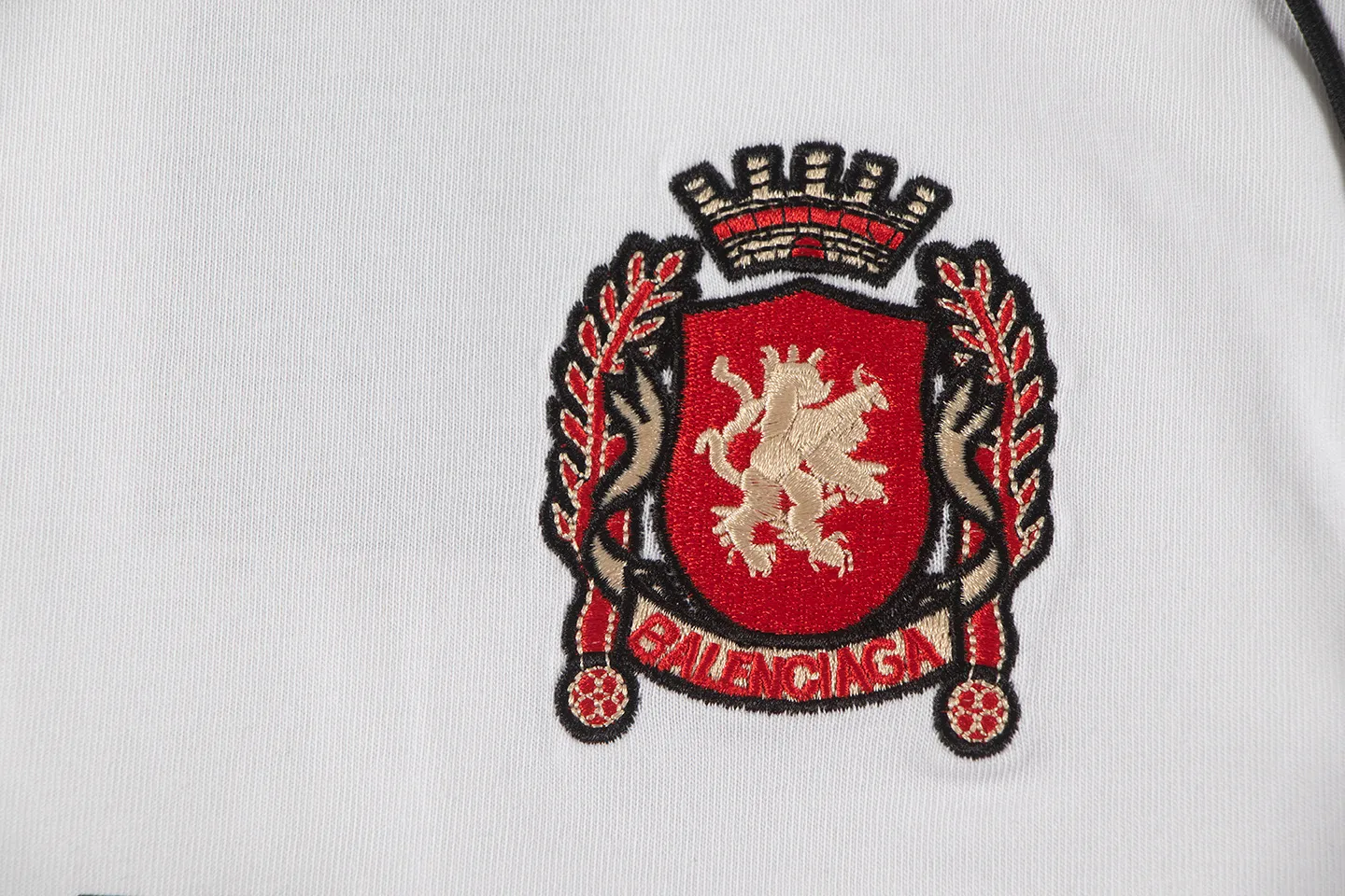 🅿️200 Balenciaga 2026 new T-shirt jersey Material: Made of high version 300g double yarn combed cotton Size: S M L XL Color: black and white Style number: W666