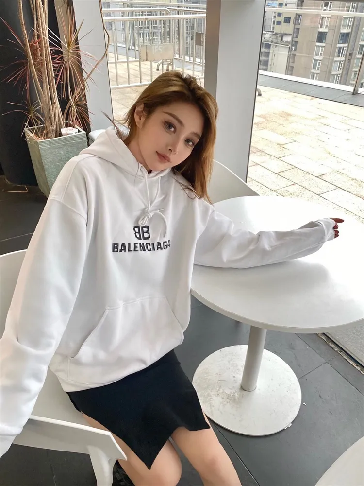 ♻️💯Upper body reference model picture❤️Spring and autumn top-notch proven version Balenciaga BALENCIAGA 22S early spring new fashion hole phantom mosaic blurred letters loose cotton hoodie sweatshirt The fabric is made of 520 grams of composite crystal velvet, with extremely high fabric density. The chest is printed with digital direct-injection printing, which creates a dizzy effect of fuzzy mathematical patterns. It restores the hazy gradient phantom printing of the English "Balenciaga" on the chest without any difference. The floral gray is a yarn-dyed fabric, and the yarn is dyed first and then woven. Feel free to compare.  Color: Black White Size: XS-L P: 460