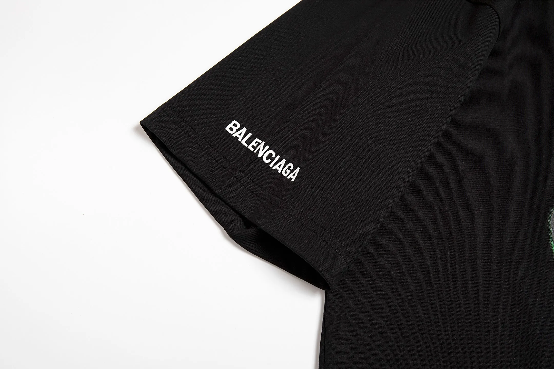 🅿️180 9196# Detailed picture Top version [[BALENCIA*GA] official website quality Paris new front panel alien back panel smiley face printed luminous effect short-sleeved T-shirt OS version loose dropped shoulders Unisex fabric: 260 grams 100% cotton double yarn Technology: front and rear digital direct injection Right sleeve embroidery Garment wash Shape solid color Color: black off-white floral gray Size: XS S M L