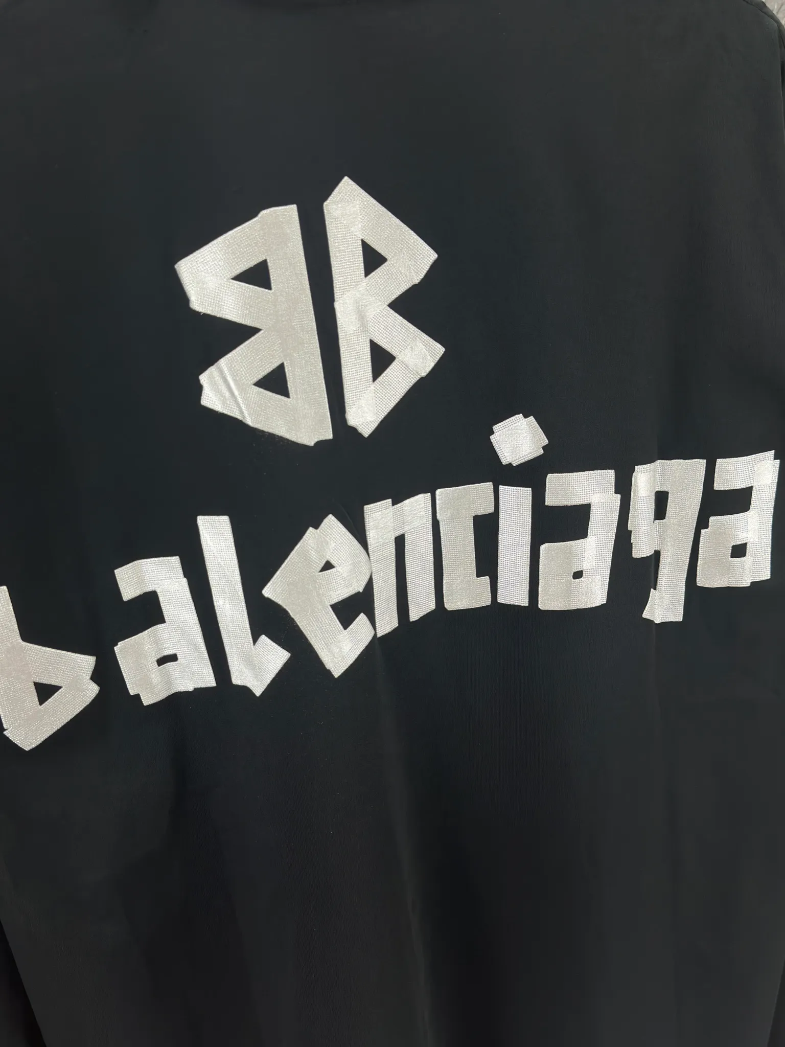 🅿️250 - BALENCI*GA Paris tape series printed washed distressed long sleeves. The fabric is made of 280g Paris-specific double yarns * high weight 1:1 double yarn rib. The front and rear panels are made of imported Kornit machine direct-injection printing technology. Old-fashioned + multi-position cutting and wear-making process. Two high-temperature shaping washes. os dropped shoulders, loose version, same style for men and women -Color: off-white, iron gray, burgundy, green, black blue, fog blue -SIZE: XS S M L style number 8602#