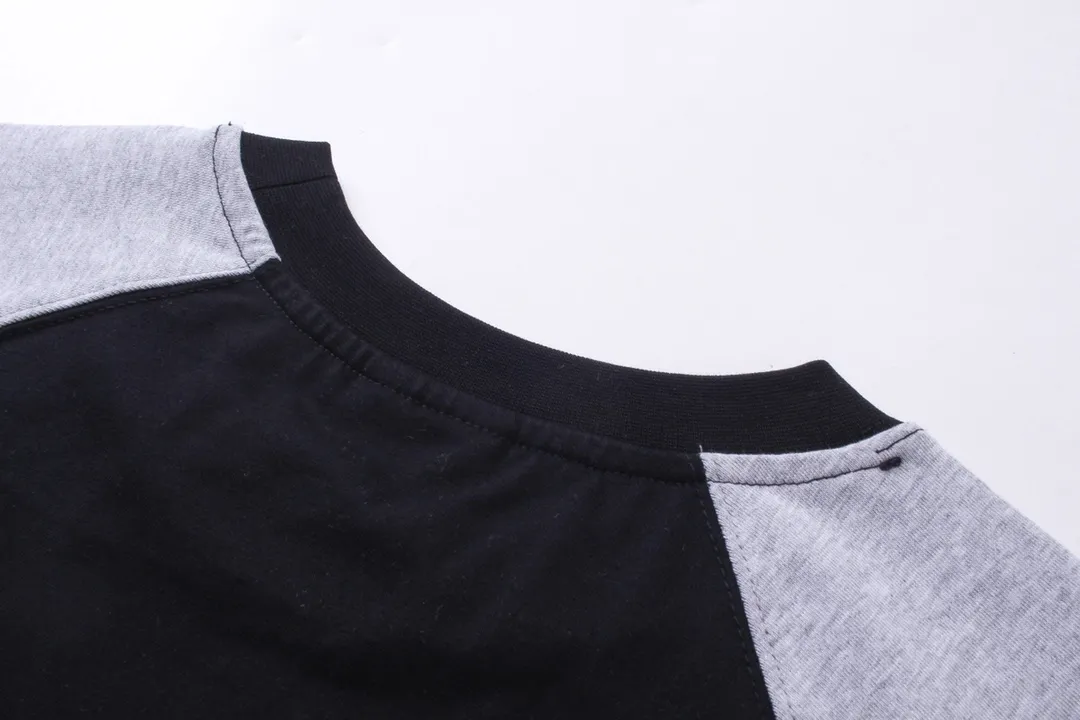 🅿️174 Detailed picture [Top version. Official website quality] BALENCI*GA/Paris #2024 new style 3m letters classic LOGO raglan color matching new short-sleeved T-shirt. #2024 Spring and Summer Brick Cabinet Synchronization Welcome to compare. The fabric is made of Paris ZP custom-woven and dyed cotton double yarn, with a weight of 260 grams. The cloth surface is clean. The cloth pattern is clear, soft and comfortable. The threads are dyed with no color difference. The classic letter LOGO is printed with imported environmentally friendly glue. The letters are clear and the effect is three-dimensional. Restore the brick cabinet, adopt OS loose shoulder style. Same style for men and women. Code: BL223351 Color: black. Size: XS to L
