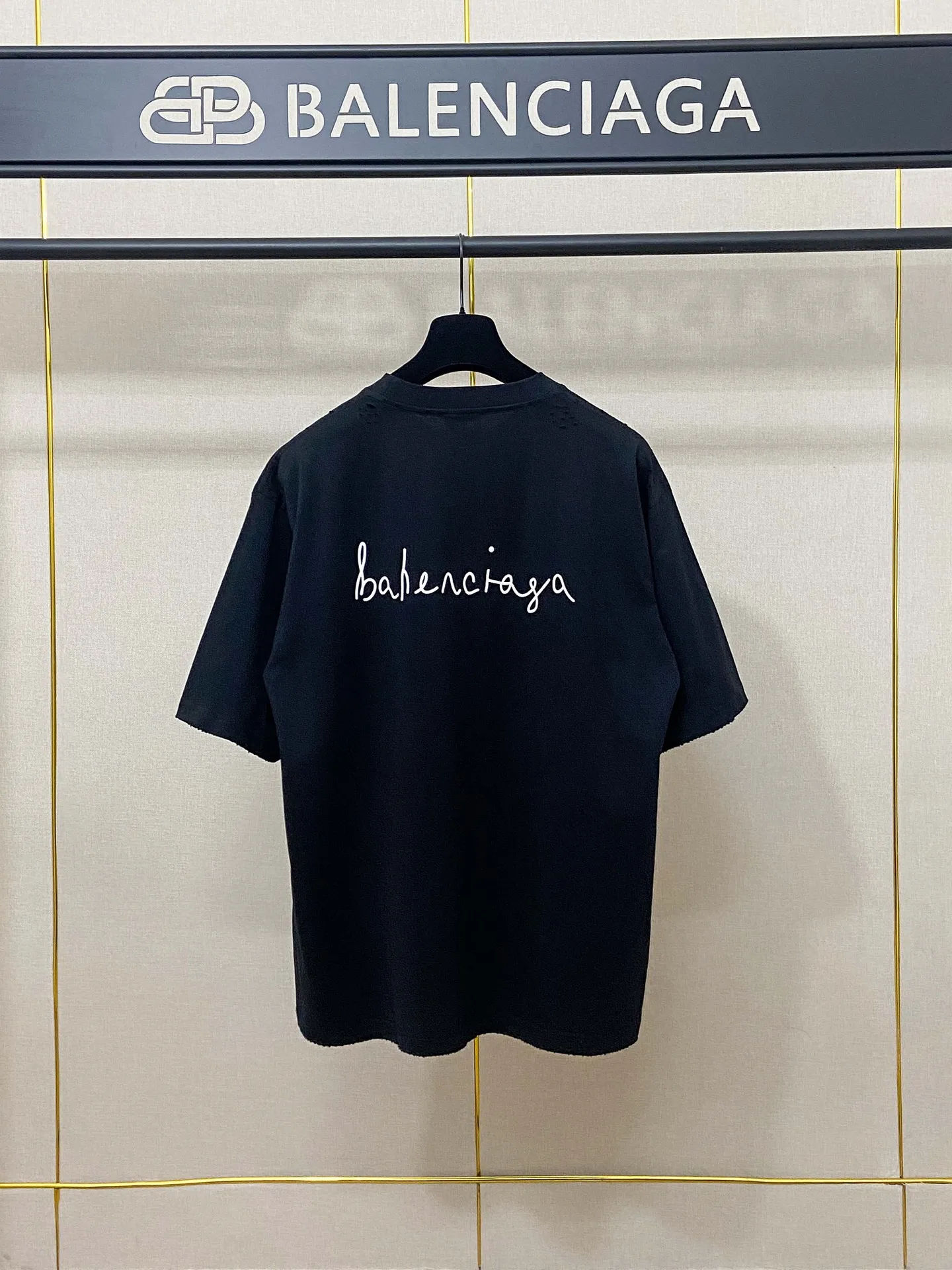 🅿️180 9159# Actual photo top version [[BALENCIA*GA] official website quality Paris's new Chinese Valentine's Day limited love LOGO printed short-sleeved T-shirt OS version Loose dropped shoulders Unisex style Fabric: 280g 100% cotton double yarn (three washing processes) Process: front and back printing Garment wash Frayed Distressed Shaping Solid Color Color: Black Pink Size: XS S M L