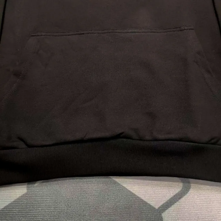The top version of Balenciaga SS24 Coke Logo blur printed hooded sweatshirt. Loose fit. Same style for men and women. 440g double-ply large terry fabric dyed in the same vat. The fabric can weigh up to 460g. It feels very comfortable. The latest brick cabinets in autumn and winter are in sync. Fashionable and individual. A super versatile and good-looking sweatshirt. Very suitable for both men and women. A must-have style. Hang tag. Collar label. Washed wheat. Complete with three labels. Packaging Sydney paper. [1:1 original creation with high control of details] Fabric: 440g double-strand large terry Color: Black White Size: XS-L P:430