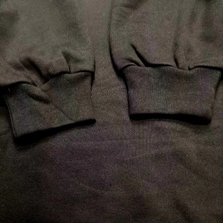 The top version of Balenciaga SS24 Coke Logo blur printed hooded sweatshirt. Loose fit. Same style for men and women. 440g double-ply large terry fabric dyed in the same vat. The fabric can weigh up to 460g. It feels very comfortable. The latest brick cabinets in autumn and winter are in sync. Fashionable and individual. A super versatile and good-looking sweatshirt. Very suitable for both men and women. A must-have style. Hang tag. Collar label. Washed wheat. Complete with three labels. Packaging Sydney paper. [1:1 original creation with high control of details] Fabric: 440g double-strand large terry Color: Black White Size: XS-L P:430