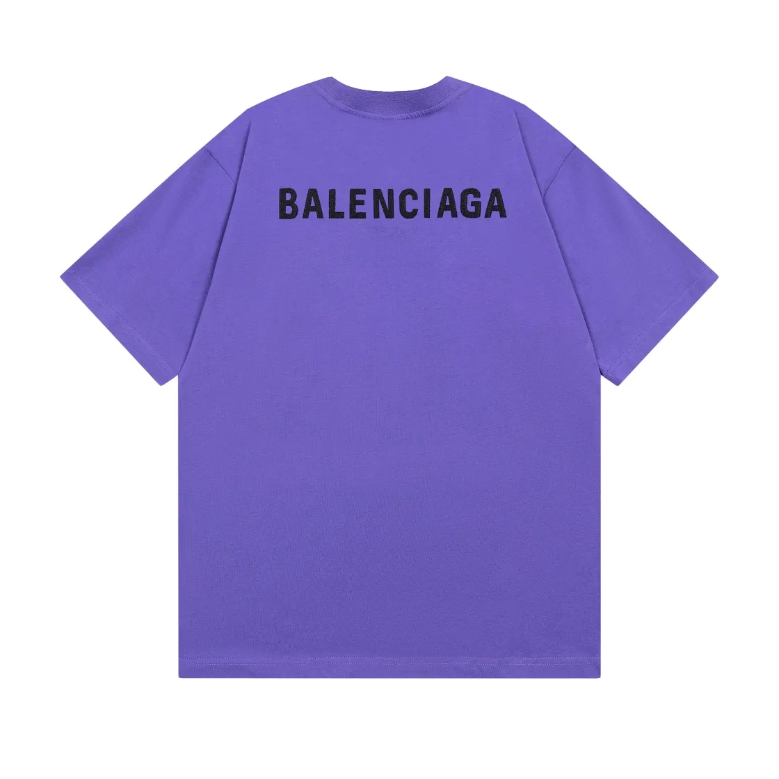🅿️166 Detailed pictures [Top version. Official website quality] BALENCI*GA/Paris #Classic style. Classic letter embroidered short-sleeved T-shirt on the front and back #2023 spring and summer brick cabinet synchronization.                       The fabric is made of Paris ZP custom-woven and dyed cotton double yarn, weighing 260 grams. The cloth surface is clean. The cloth pattern is clear, soft and comfortable. The threads are dyed with no color difference. The classic letters are embroidered with an imported embroidery machine. The letters are clear and the effect is three-dimensional, restoring the brick cabinet. The version adopts the OS loose shoulder style. Same style for men and women. Coding: BL223006 Color: smoke gray, purple, light green, peacock blue, black, rice coffee, gray green Size: XS S M L