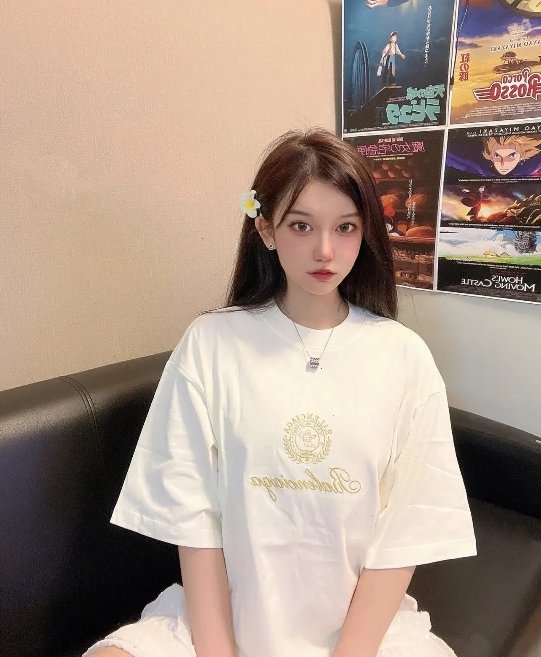 ♻️💯Upper body reference model picture❤️Top tested version BALENCIAGA Balenciaga three-dimensional art embroidery Cupid badge Tanabata Valentine's Day limited edition male and female couple star same style pure cotton short-sleeved T-shirt Tanabata limited edition Cupid gold thread embroidered short-sleeved T-shirt Using imported Tajima machine, the embroidery effect is three-dimensional and full, first-line craftsmanship level, the quality is visible to the naked eye, the overall font size, spacing, and detailed features of the pattern are restored. The Cupid portrait is created by flat embroidery outline The surrounding main body adopts precision three-dimensional embroidery technology. The embroidery is very fine and dense. The font is clear and has a strong sense of lines and three-dimensionality. It highly restores the yb effect. Custom-woven and dyed 280g top-quality combed cotton fabric. The threads are in the same cylinder with 0 color difference. Exclusive high-quality. Welcome to compare. Same style for men and women. Color: white, black, pink. Size: XS-L P:260