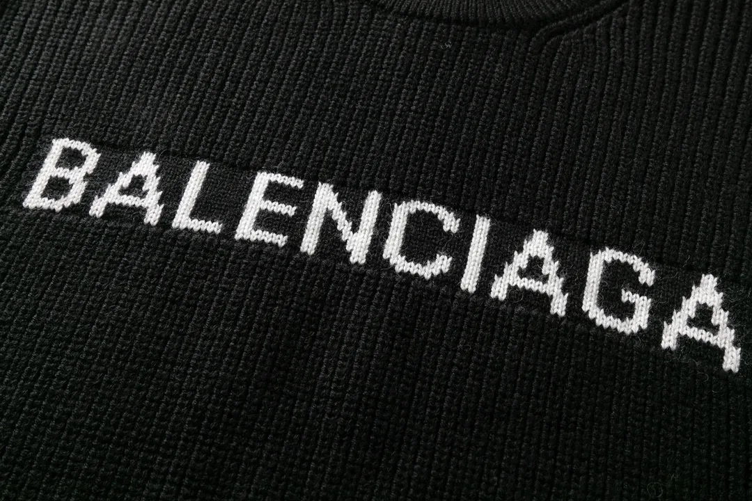 🅿️310 BALENCIAGA/Balenciaga new fall and winter sweater. Heavy workmanship. 100% wool jacquard LOGO sweater, new at the counter at the same time. Customized washing label. You can refer to the genuine product. 380g large terry fabric. Complete set of accessories. The texture is clearly visible. Customized fabric. Bright color. Perfectly close to the original version. The highest version. Size: S-L