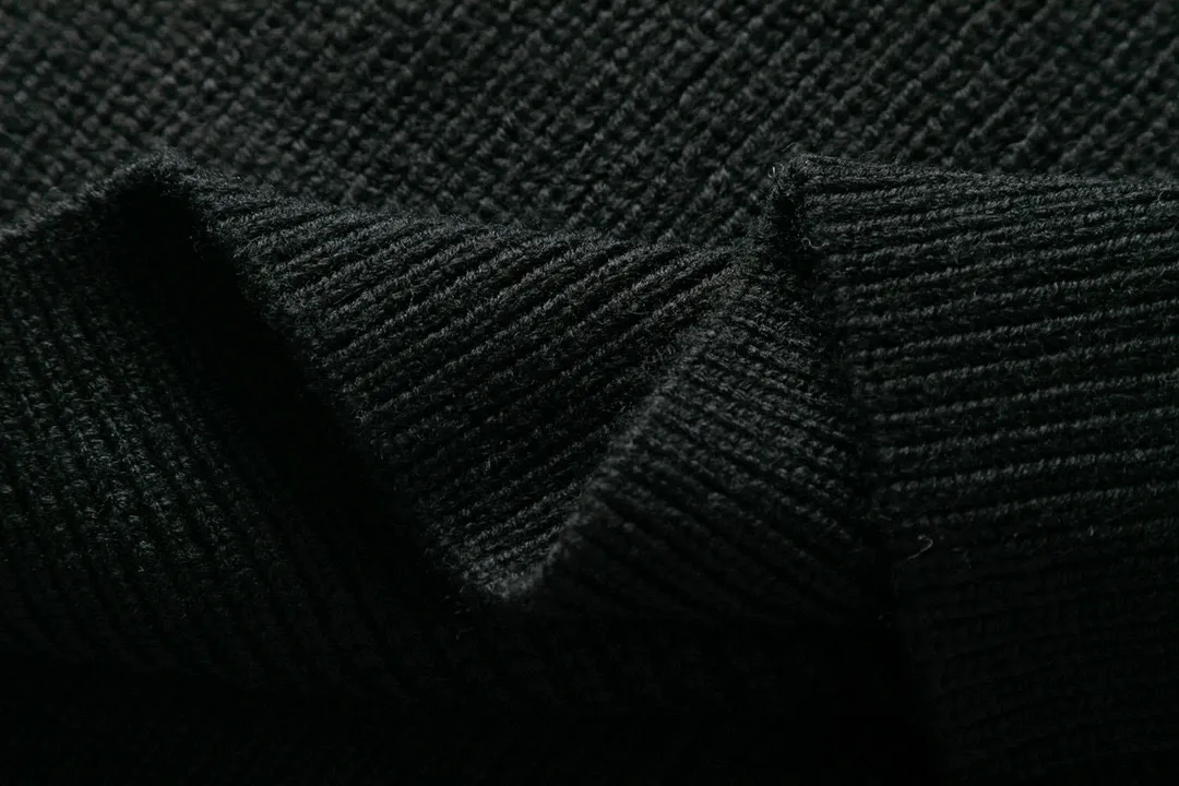 🅿️310 BALENCIAGA/Balenciaga new fall and winter sweater. Heavy workmanship. 100% wool jacquard LOGO sweater, new at the counter at the same time. Customized washing label. You can refer to the genuine product. 380g large terry fabric. Complete set of accessories. The texture is clearly visible. Customized fabric. Bright color. Perfectly close to the original version. The highest version. Size: S-L