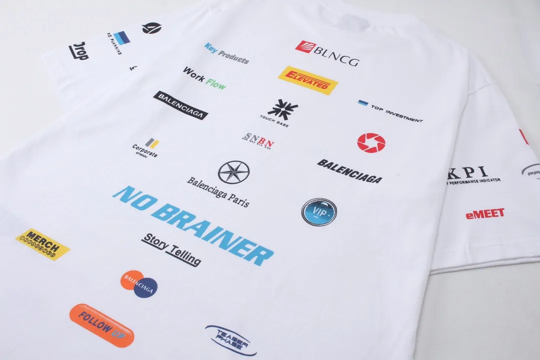 🅿️200 detailed pictures [Top version. Official website quality] BALENCI*GA/Paris. Multi-element trademark LOGO short-sleeved T-shirt 2024 new style. All pattern details, colors, Y boards are customized, and the brick cabinets are synchronized. Genuine products are developed at the first time, and you can print and compare! The fabric is made of Paris ZP custom-woven and dyed cotton double yarn. Weighing 260 grams, the cloth surface is clean. The cloth pattern is clear, soft and comfortable. The threads are dyed with no color difference. The printing uses environmentally friendly imported materials, the letters are clear and the effect is three-dimensional. The version adopts OS loose shoulder design. Same style for men and women. Code: BL223362 Color: black, white Size: XS to L