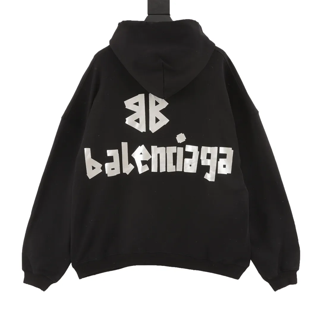 🅿️560 balenciaga/balenciaga masking tape hoodie R&D in-house. It took 45 days to purchase the original version. The fabric is made of custom-made 480g combed cotton fabric. The drape and stiffness of the fabric are very cool. The tape letters on the chest are digitally printed with direct injection technology. The letters on the back are screen-printed with glue. The texture is very good. The color is in place. It is worn, washed and sprayed. Hand-cut and stir-fried with salt. Extremely heavy-duty. The texture is invincible. Brand new 23 new version, you can feel the incomparable details when you get it. Size: S-L