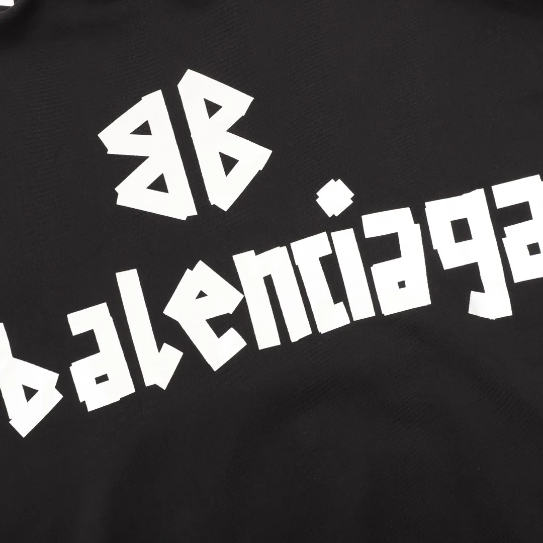🅿️560 balenciaga/balenciaga masking tape hoodie R&D in-house. It took 45 days to purchase the original version. The fabric is made of custom-made 480g combed cotton fabric. The drape and stiffness of the fabric are very cool. The tape letters on the chest are digitally printed with direct injection technology. The letters on the back are screen-printed with glue. The texture is very good. The color is in place. It is worn, washed and sprayed. Hand-cut and stir-fried with salt. Extremely heavy-duty. The texture is invincible. Brand new 23 new version, you can feel the incomparable details when you get it. Size: S-L