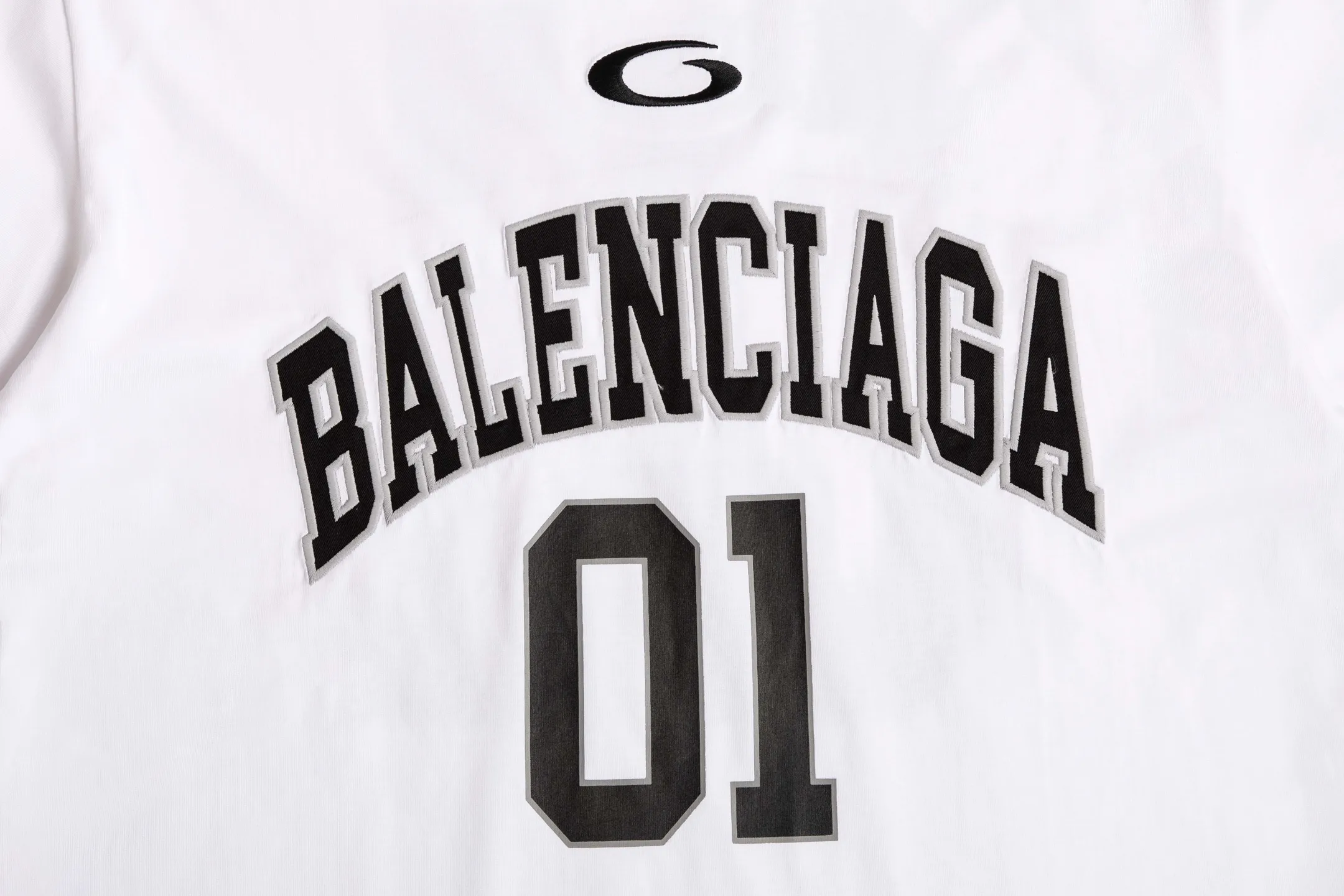 🅿️200 9180# P Detailed picture Top version [[BALENCIA*GA] official website quality Paris new basketball uniform embroidered printed short-sleeved T-shirt OS version loose dropped shoulders Unisex fabric: 260g 100% cotton double yarn Process: embroidery printing on the front, car stamp in the lower left corner, back printing, garment washing, shaping, solid color Color: black, white, blue, purple, yellow Size: XS S M L