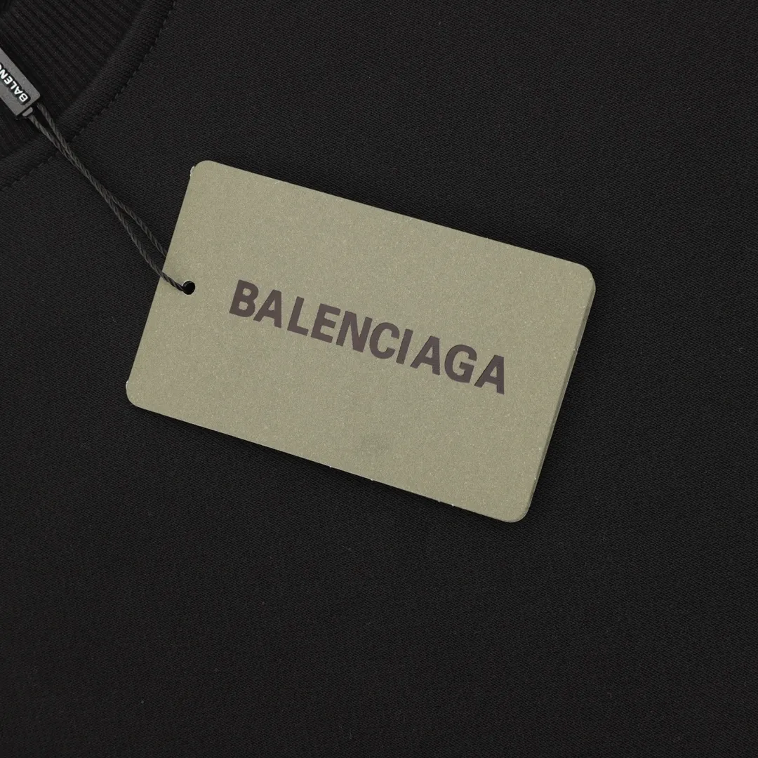 🅿️500 Balenciaga 25FW painted letter round neck sweatshirt, 480g high-grade combed cotton fabric, counter collar label, purchase-grade white thick plate hangtag, original hanging grain, three-dimensional foam printing on the front and back, strong layering, same style for men and women, couple style, oversize version, loose size: S-XL