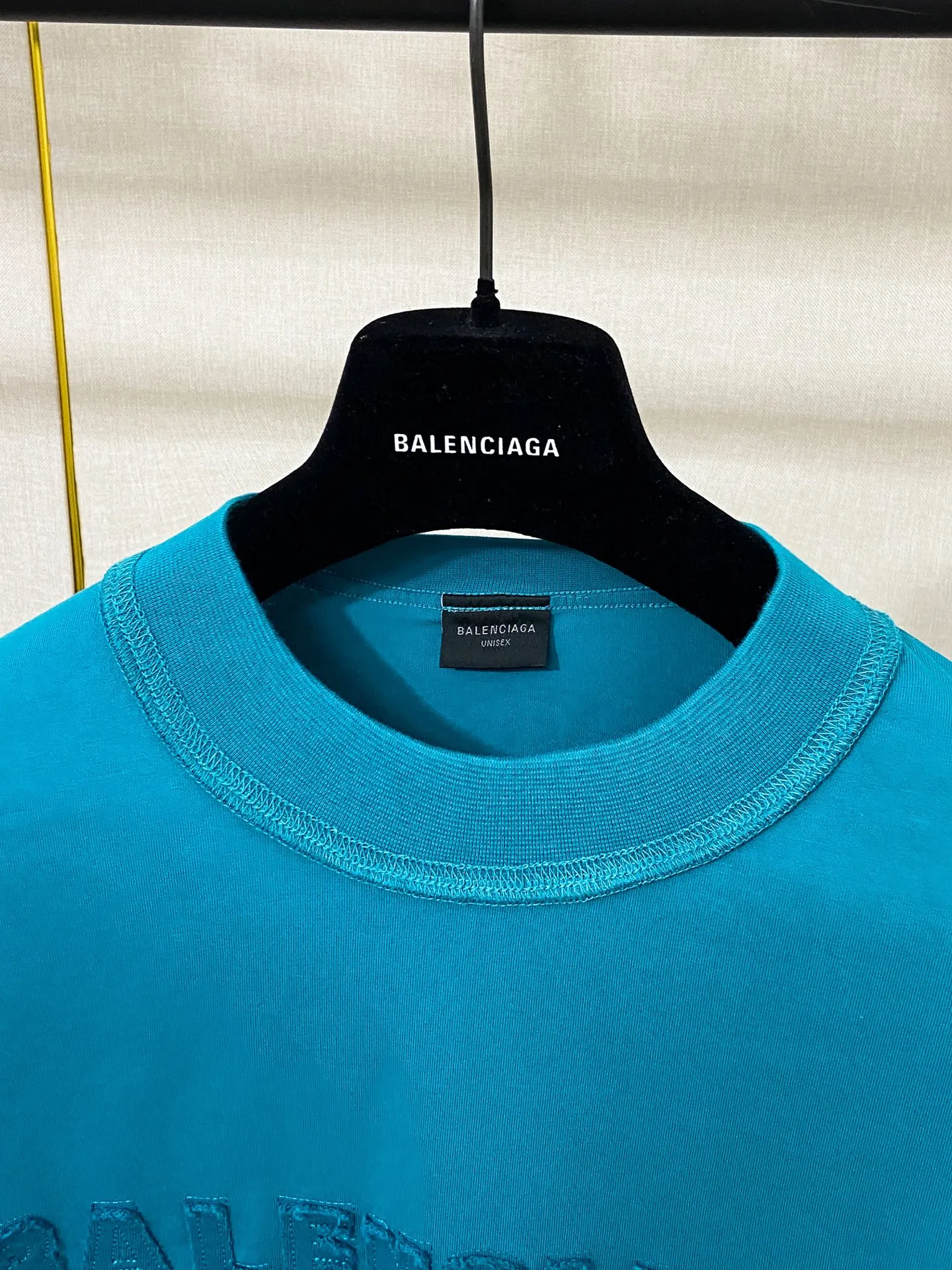 🅿️190 9181# Real shot top version [[BALENCIA*GA] official website quality Paris new letter LOGO chest patch embroidery short-sleeved T-shirt OS version loose dropped shoulders Unisex style Fabric: 260g 100% cotton double yarn Technology: front patch embroidery reverse stitching garment wash distressed shaping solid color Color: washed black, fog blue, green Size: XS S M L