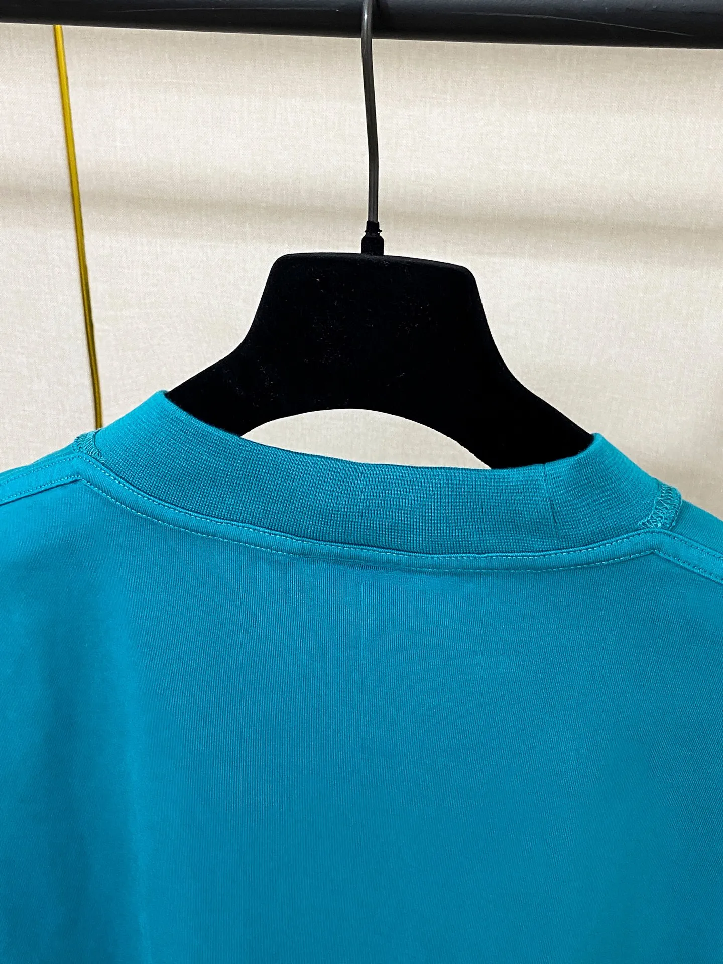 🅿️190 9181# Real shot top version [[BALENCIA*GA] official website quality Paris new letter LOGO chest patch embroidery short-sleeved T-shirt OS version loose dropped shoulders Unisex style Fabric: 260g 100% cotton double yarn Technology: front patch embroidery reverse stitching garment wash distressed shaping solid color Color: washed black, fog blue, green Size: XS S M L