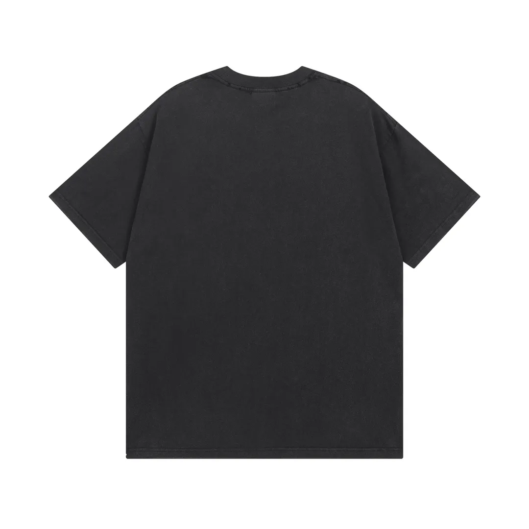 🅿️190 photos [Top version. Official website quality] BALENCI*GA/Paris.SS25 latest model 3M artistic letter print washed and worn short-sleeved T-shirt. Ready-made clothing with many parts worn and worn. Brick cabinets are synchronized. Genuine products are developed at the first time. The fabric is made of Paris ZP custom-woven and dyed cotton double yarn. Weighing 260 grams, the cloth surface is clean. The cloth pattern is clear, soft and comfortable. The threads are dyed with no color difference. The printing is made of environmentally friendly imported materials. The letters are clear and the effect is three-dimensional. The version adopts OS loose shoulder design. Same style for men and women. Code: BL223613 Color: washed black, gray and white. Size: XS S M L