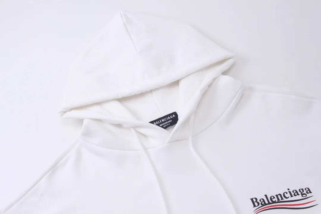 🅿️290 Detailed picture [Top version. Official website quality] BALENCI*GA/Paris #classic style, cola printed long-sleeved hooded sweatshirt. The fabric is made of Paris ZP custom-woven and dyed cotton sweatshirt. The weight is 450 grams. The cloth surface is clean. The cloth pattern is clear, soft and comfortable. The threads are dyed with no color difference. The classic pattern printing uses environmentally friendly imported glue and precision stencil. The letters are clear. No burrs. The three-dimensional effect is strong. All colors are synchronized with the brick cabinets, custom woven and dyed, and will not fade. Different market currencies. The version adopts OS loose shoulder design. Same style for men and women. Code: BL238031 Color: white, black, red, blue Size: XS S M L