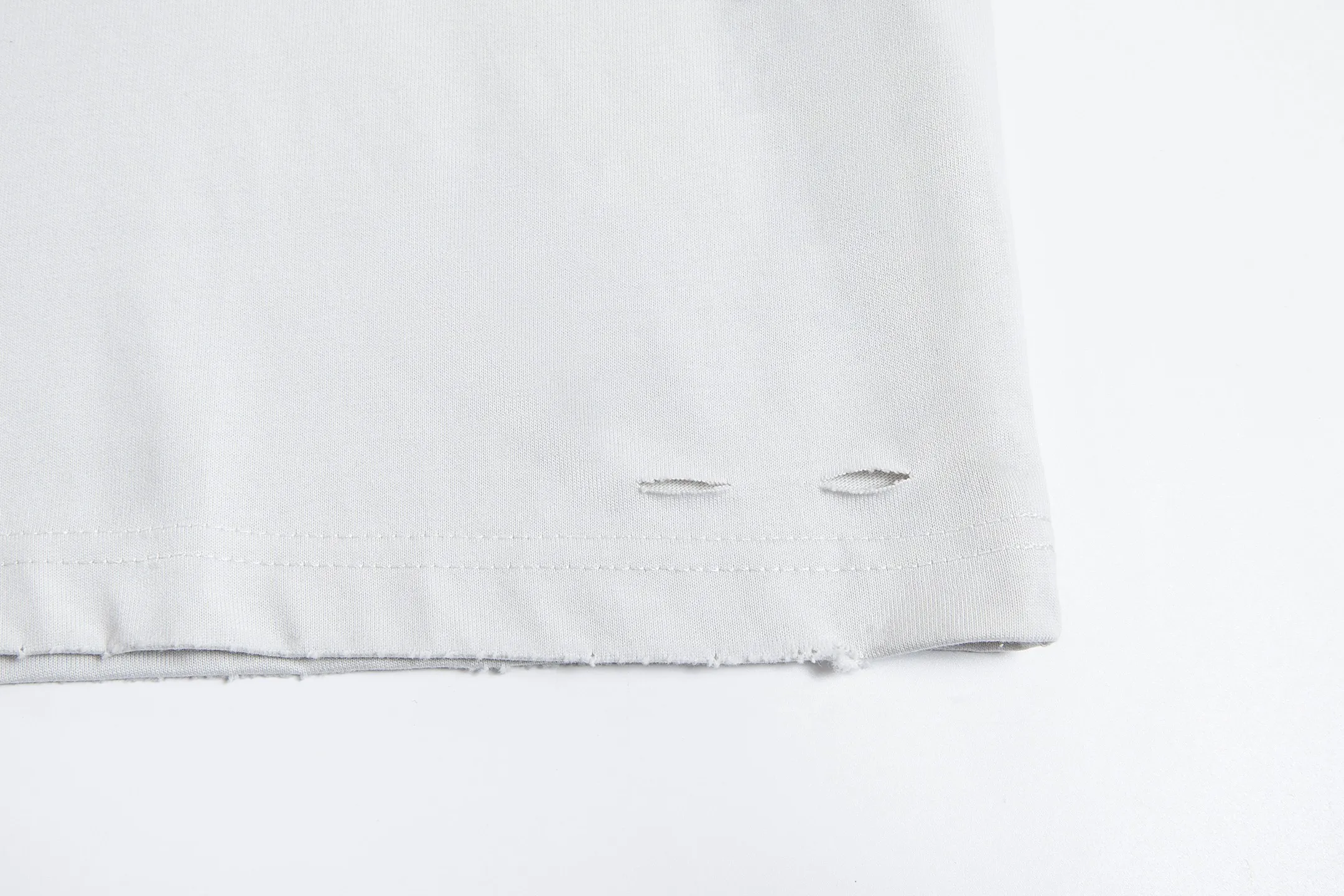 🅿️180 9189# Detailed picture Top version [[BALENCIA*GA] official website quality Paris's new Chinese Valentine's Day limited edition short-sleeved T-shirt OS version Loose dropped shoulders Unisex style Fabric: 260g 100% cotton double yarn Process: Front and back digital direct printing Garment wash Frayed Distressed Styling Solid color Color: Washed black off-white Size: XS S M L
