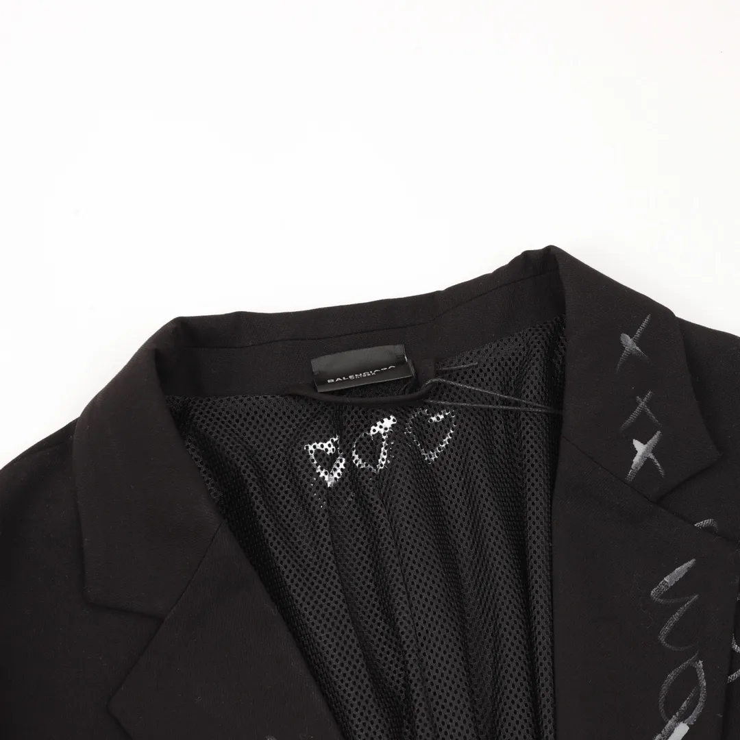 🅿️740 Balenciaga/Balenciaga New Graffiti Jacket Suit Made of wool fabric imported from Italy, large-profile cut with lapel collar shoulder pads, left sleeve decorated with b logo rubber label Ready-to-wear, fully handmade graffiti painting, unisex style, same style for men and women, purchasing version: black gray Size: S-L