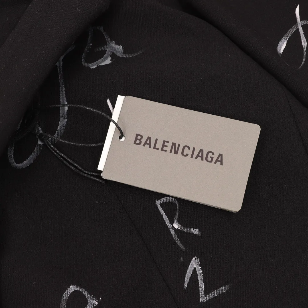 🅿️740 Balenciaga/Balenciaga New Graffiti Jacket Suit Made of wool fabric imported from Italy, large-profile cut with lapel collar shoulder pads, left sleeve decorated with b logo rubber label Ready-to-wear, fully handmade graffiti painting, unisex style, same style for men and women, purchasing version: black gray Size: S-L