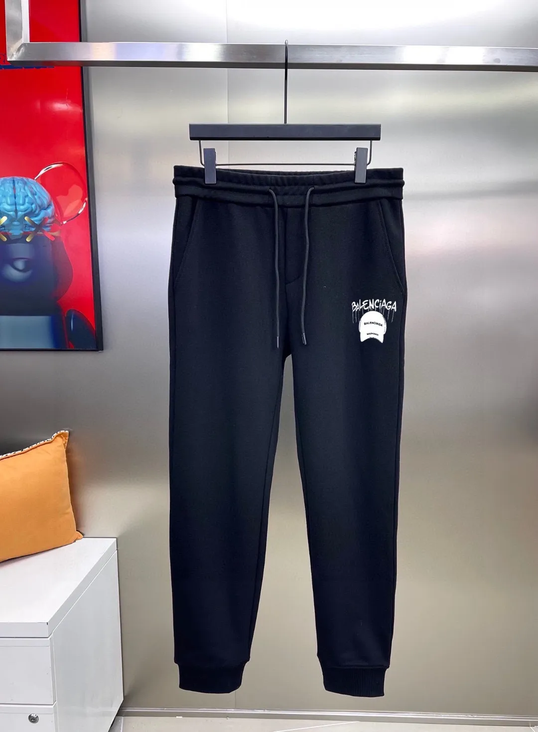 🅿️380 [BALENCIAGA] (Gospel for Fatty) hot-selling suit is coming. Focus on the original version of the official website. 2025 new hot-selling sweatshirt suit. The original order is the best. 🇭🇰The meticulous work of top designers. It has a fitting and perfect upper body effect. 100% natural high-quality Roman cotton, close-fitting comfort, noble and elegant! Original hardware embodies elegance and nobility! Counter size: M-5XL (maximum wear up to 220 pounds)