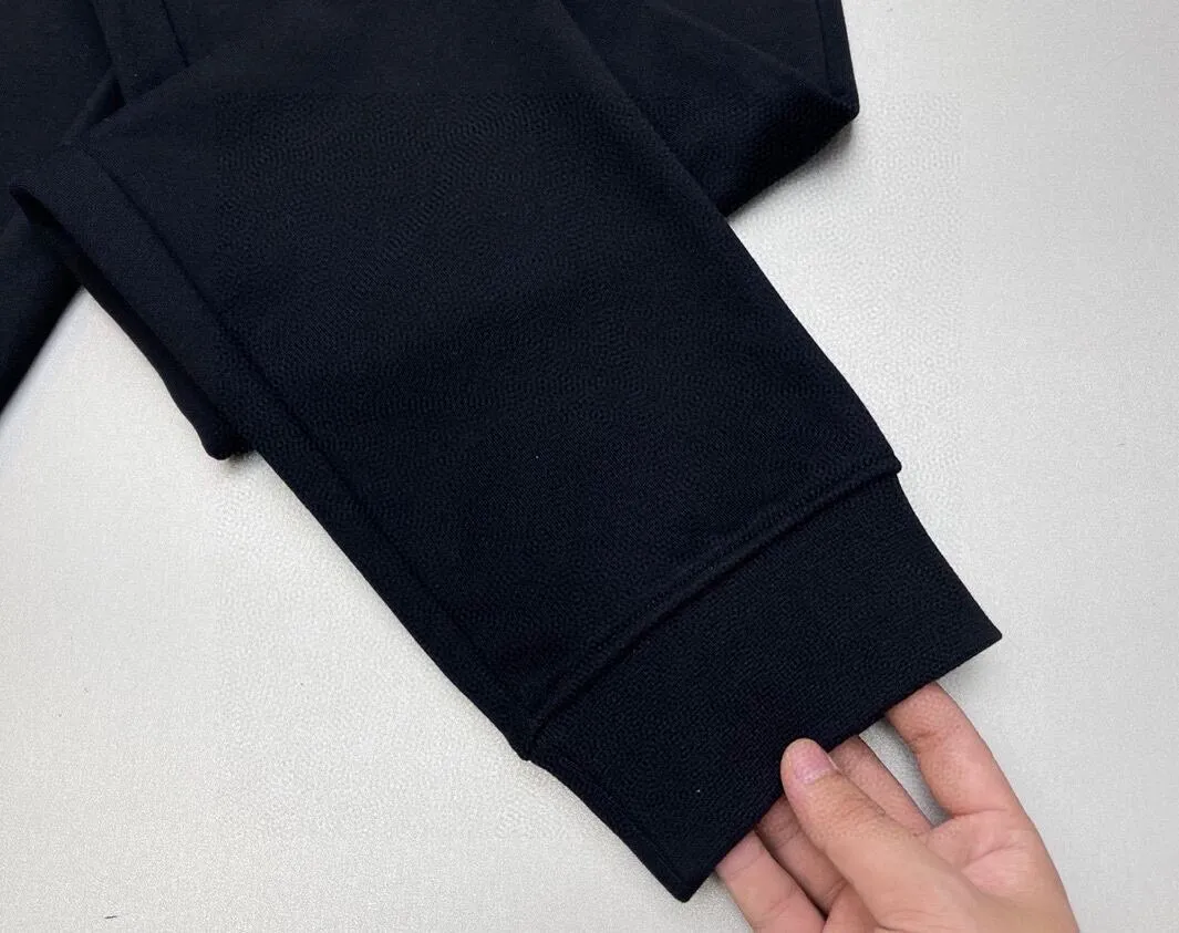 🅿️380 [BALENCIAGA] (Gospel for Fatty) hot-selling suit is coming. Focus on the original version of the official website. 2025 new hot-selling sweatshirt suit. The original order is the best. 🇭🇰The meticulous work of top designers. It has a fitting and perfect upper body effect. 100% natural high-quality Roman cotton, close-fitting comfort, noble and elegant! Original hardware embodies elegance and nobility! Counter size: M-5XL (maximum wear up to 220 pounds)