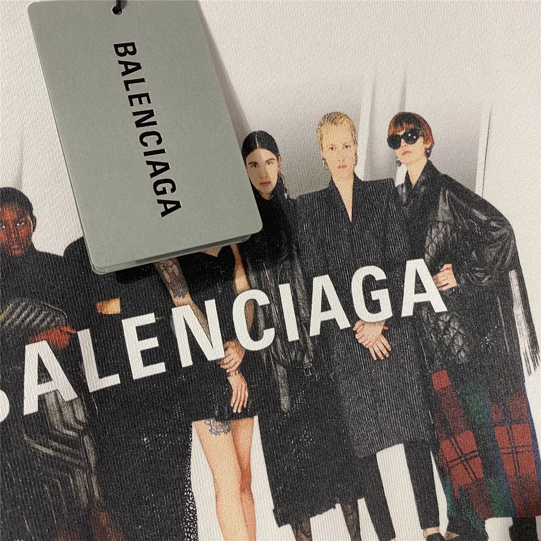 The certified version of BALENCIAGA Balenciaga portrait band B family hooded sweatshirt 1:1 restored replica version is a popular hot item in ins Xiaohongshu and a popular recommendation from Internet celebrity bloggers. The fabric is made of 480 grams of large terry cotton fabric, and has been pre-shrunk to a weight of about 520 grams. The original purchase is made and patterned, and the positioning and cutting process is used! Pure version! The imported Israeli Kornit digital direct-injection printing technology makes the reflection of characters three-dimensional and real. This is also the first place to look for identification. I make every piece of clothing with conscience and strive for excellence in every aspect. Just to sell a piece of clothing and retain a customer. Although our products are a little more expensive than others, the expensive money is kept in the clothes and is definitely not imported into my pocket.  Customized washable labels, bag labels, and collar labels. Can reach professional level.  Restore the 1:1 replica craftsmanship! B's new early autumn series, a very high-end series of single items for men and women!  Size: XS-L Color: White P:450