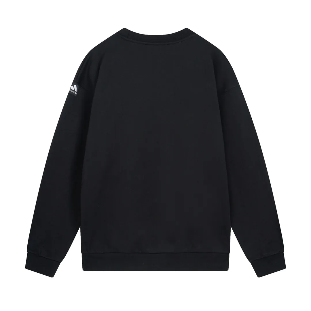 🅿️260 Detailed Picture [Top version. Official website quality] BALENCI*GA/Paris co-branded Adidas round neck sweatshirt with classic LOGO combination embroidery on the front. The fabric of the brick cabinet synchronization is made of Paris ZP custom-woven and dyed cotton sweatshirt, with a weight of 450 grams. The cloth surface is clean. The cloth pattern is clear, soft and comfortable. It has good color fastness and is not easy to change color. The threads are dyed with no color difference. The classic letter LOGO embroidery is embroidered using imported Tajima embroidery machine. The lines are clear and the effect is three-dimensional. Restored brick cabinets. The version adopts OS loose shoulder design. Same style for men and women. Code: BL235569 Color: white, black Size: XS S M L