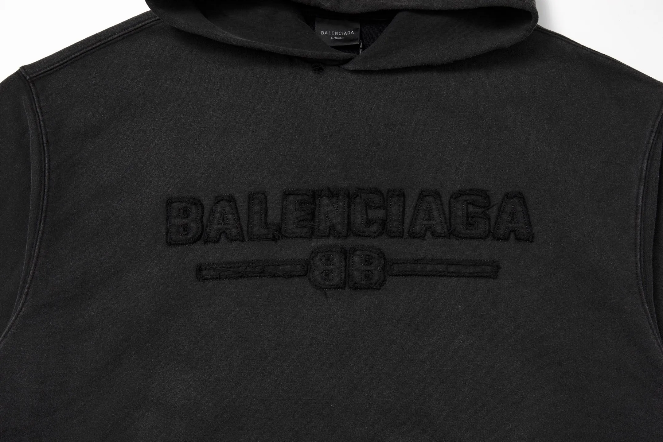 🅿️310 7181# Detailed picture Top version [[BALENCIA*GA] official website quality Paris new letter LOGO front panel embroidered hooded sweatshirt OS version Loose dropped shoulders Unisex style Fabric: 480g 100% cotton terry David sweater (garment wash) Process: front panel embroidery Garment wash Distressed Frayed Styling Fix color Color: Washed black Size: XS S M L