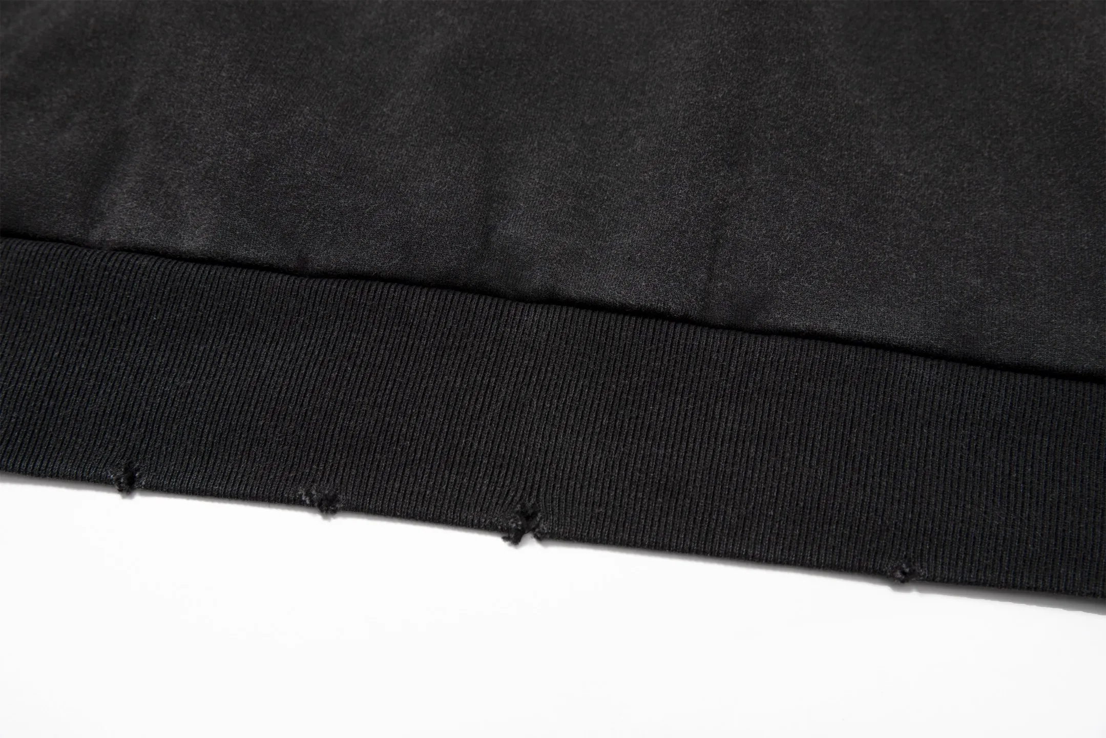 🅿️310 7181# Detailed picture Top version [[BALENCIA*GA] official website quality Paris new letter LOGO front panel embroidered hooded sweatshirt OS version Loose dropped shoulders Unisex style Fabric: 480g 100% cotton terry David sweater (garment wash) Process: front panel embroidery Garment wash Distressed Frayed Styling Fix color Color: Washed black Size: XS S M L