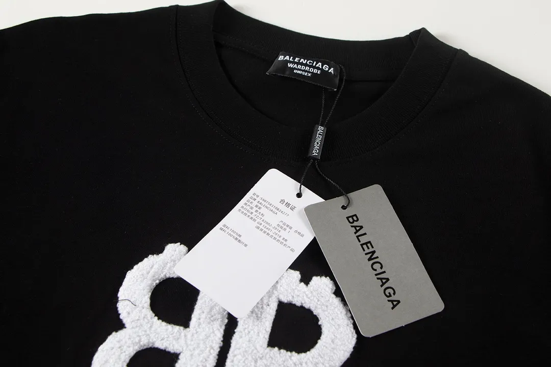 🅿️170 Balenciaga2026 new T-shirt Material: Made of high version 300g double yarn combed cotton Size: S M L XL Color: black and white Style number: W2640