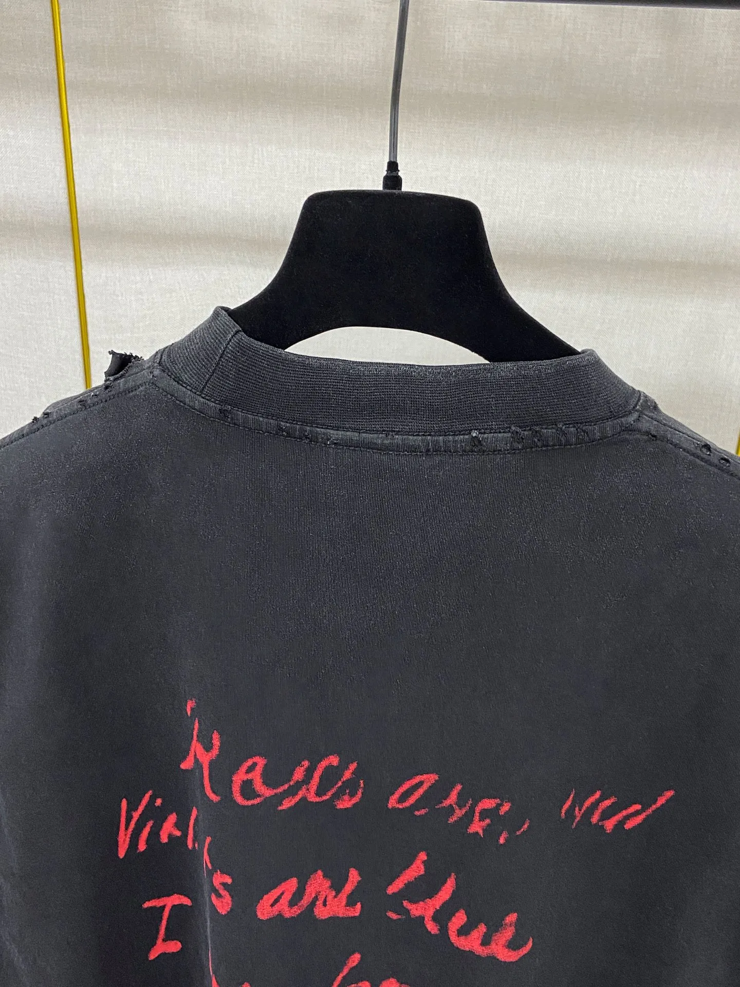 🅿️180 9189# Actual photo top version [[BALENCIA*GA] official website quality Paris's new Chinese Valentine's Day limited edition short-sleeved T-shirt OS version loose dropped shoulders Uniform style for men and women Fabric: 260g 100% cotton double yarn Technology: front and back digital direct printing Garment wash worn distressed fixed color Color: washed black off-white Size: XS S M L