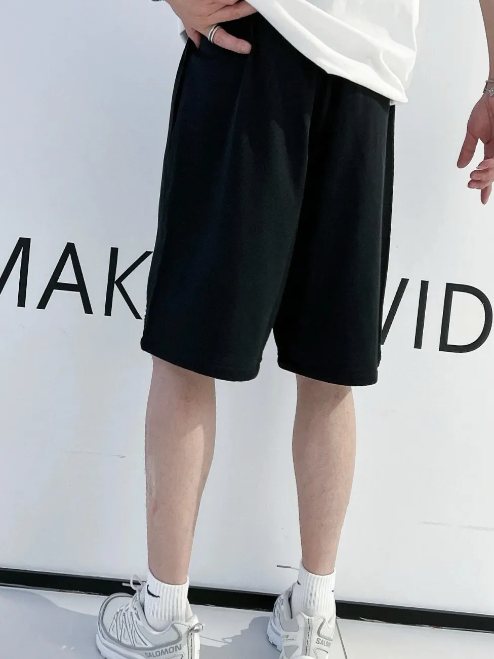 ♻️💯Refer to the model picture for the upper body❤️The top version of Balenciga/Balenciaga Dissolved Coca-Cola shorts are the same style for male and female stars. Pure cotton terry fabric, thick to the touch, contrast-dyed fabric, hand-painted spray-dissolved effect pattern, ultra-fine flat screen printing process, full of fashion sense, using fine gauze material as the screen, custom-dyed pure cotton fabric, OS version, complete with three standards, the same style for men and women. New style shorts, pure cotton terry fabric, thin fabric is soft and comfortable, the whole body is heavily distressed and washed, the latest Coke atomized watermark design, loose fit, same as for men and women, size xssml [Washing instructions: Cotton, hand wash recommended, gentle pressure, wash with warm or cold water below 30℃, separate dark and light colors during washing, not suitable for exposure to the sun] Size: S-XL Color: black and white P:310