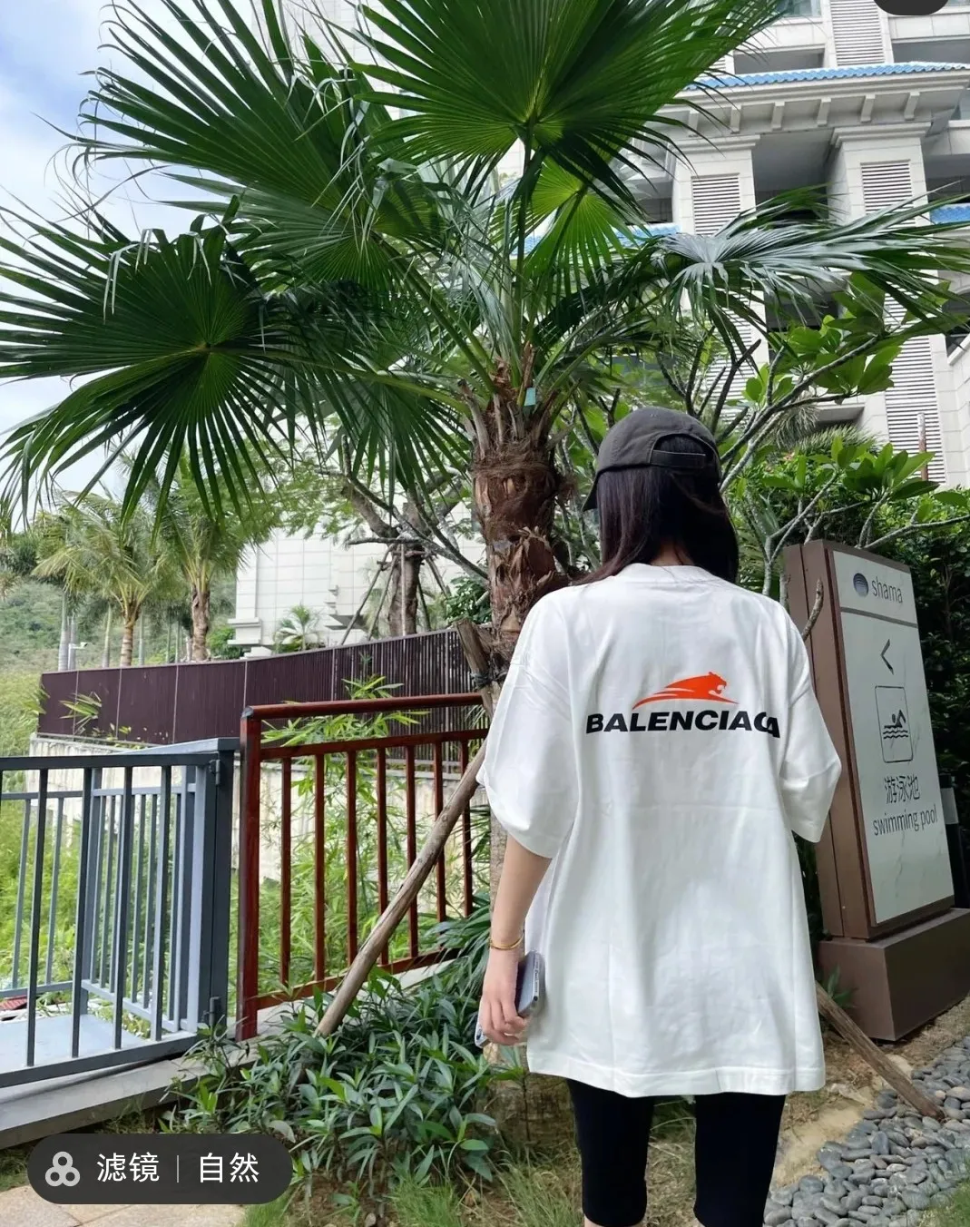 ♻️💯Upper body reference model picture❤️The top version of BALENCIAGA's new Balenciaga Year of the Tiger limited embroidery loose-fitting pure cotton short-sleeved T-shirt for men and women couples. Without further ado, the focus of this model's craftsmanship is the embroidery printing on the front and back. Whoever has good machines will do it right. For this model, the embroidery machine we use is the Tajima embroidery machine imported from Japan, "known as the best embroidery model in the world", with low failure rate, thread skipping rate, and thread breakage rate. Embroidery with high precision.  3D cherry blossom thread, embroidery is meticulous and smooth. You can see the detailed pictures, even though thousands of needles are used for embroidery, the fabric will not deform. The edges and corners, the pattern transition is smooth and flat!  Color: black, white, yellow Size: XS-L P:250
