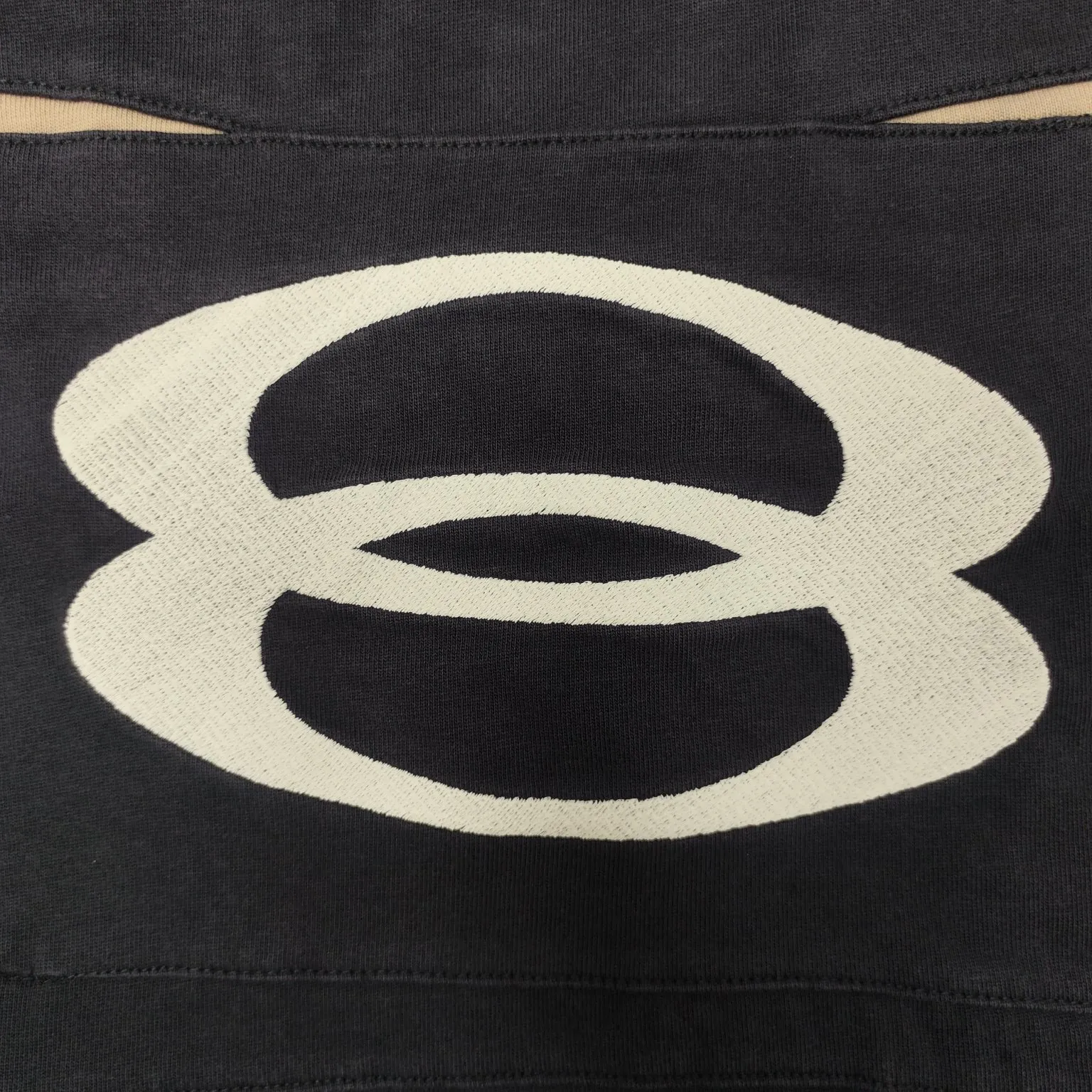 [New] Top version - BALENCIAGA - double-ring wasteland splicing short-sleeved T-shirt. The original developed custom-woven fabric process is washed. The high-gram weight 300-gram fabric is full of texture. The cloth surface is clean, soft and comfortable. Solona thread fixed dyeing has no color difference. The front and back are decorated with unity sports icon artwork embroidery. The whole embroidery body adopts new tatami twill lace embroidery. The tatami embroidery stitches are intertwined and form diagonal lines. It comes with 1*1 cross-check weave rib cuffs, and more than 30 pieces for the whole garment. I purchased the y version of custom-dyed bulk fabrics with color ribs. The front and back panels are screen printed with an elliptical machine, and the embroidery machine is imported from Japan. The printing effect is in contrasting colors. The whole garment is washed, softened, aged, and washed and dried. It is handsome and finished. Wasteland style, os version, same style for men and women. Color: black Size: XS-L P:360