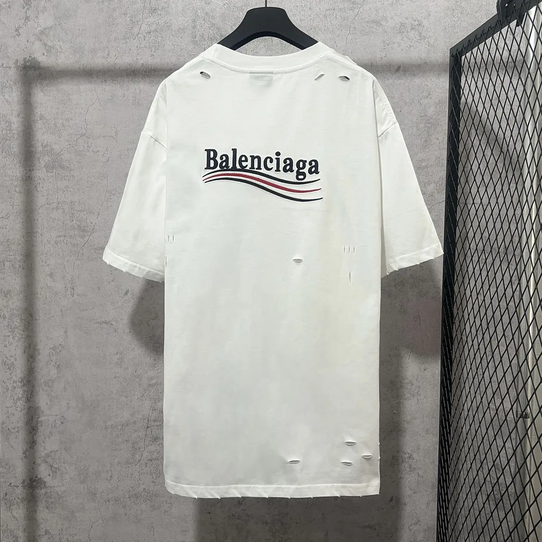 🅿️160 9116# Detailed picture Top version [[BALENCIA*GA] official website quality Paris new Coke embroidered short-sleeved T-shirt OS version Loose dropped shoulders Unisex style Fabric: 260g 100% cotton double yarn Technology: Front and back embroidery Garment washing Shape solid Color: Black White Size: XS S M L