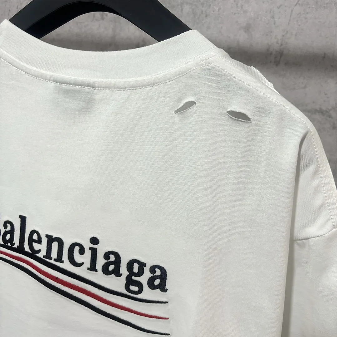 🅿️160 9116# Detailed picture Top version [[BALENCIA*GA] official website quality Paris new Coke embroidered short-sleeved T-shirt OS version Loose dropped shoulders Unisex style Fabric: 260g 100% cotton double yarn Technology: Front and back embroidery Garment washing Shape solid Color: Black White Size: XS S M L