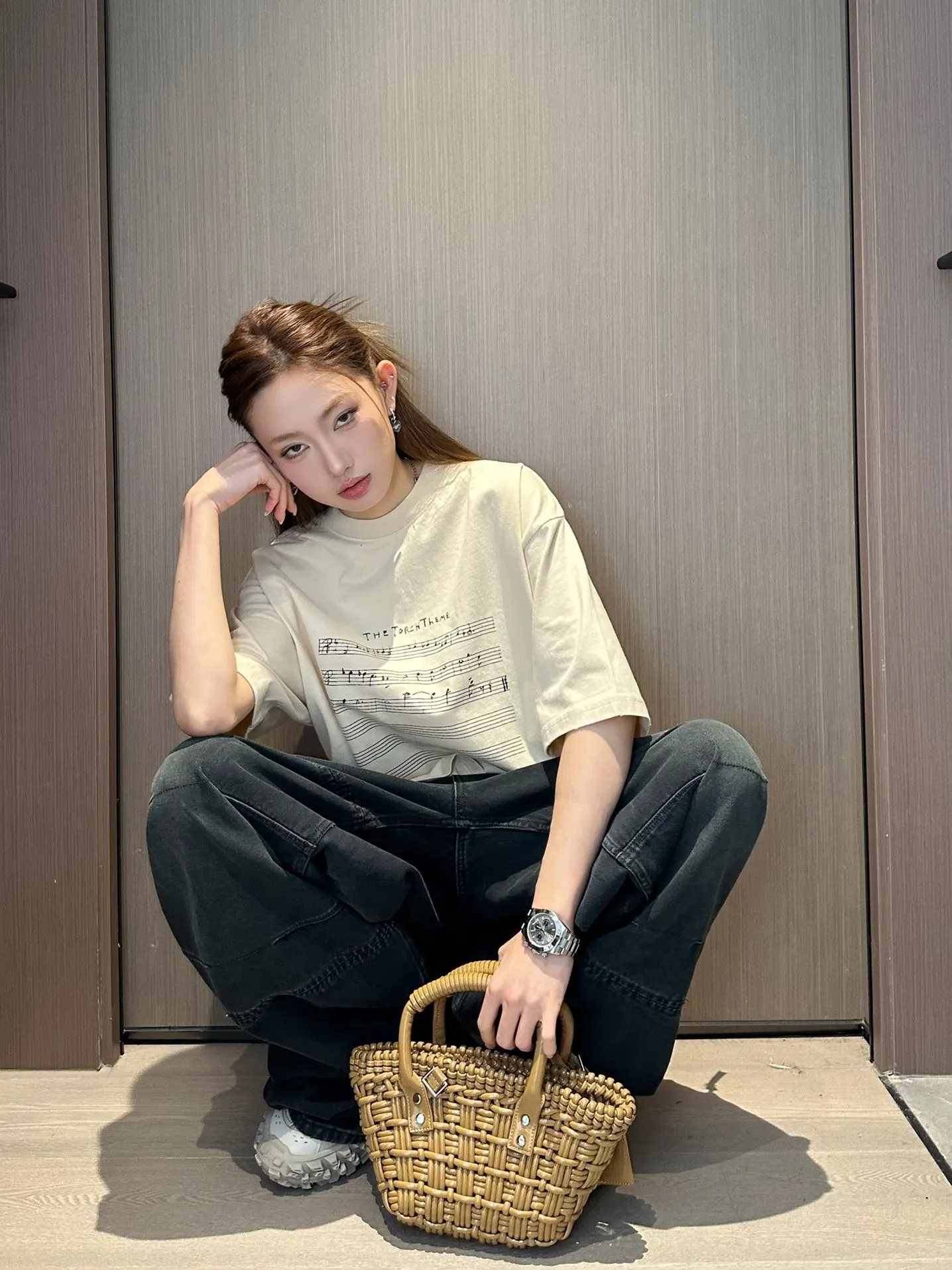 🎀Hot model pictures🎀[Updated] Top tested version - BALENCIAGA - Balenciaga 2024 limited edition musical note short-sleeved T-shirt. angelo badalamenti music special. Original development of custom-woven fabric process, washing process, high gram weight 300 grams of fabric, full texture, clean cloth surface, soft and comfortable. Solona thread dyeing without color difference, front and rear musical note printing, standard printing fraying process, highlighting the craftsmanship of short sleeves Precision mesh production stencil, imported environmentally friendly slurry scraping, letters clearly restored, letter spacing, size consistent with the original version, Os drop shoulder loose version, spring and summer latest brick cabinet synchronization, same style for men and women, color: apricot, size: XS to L, P: 260