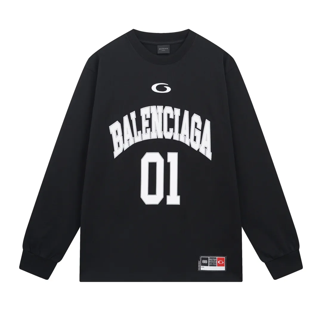 🅿️260 real photos [Top version. Official website quality] BALENCI*GA/Paris.SS25 latest basketball uniform embroidered printed long-sleeved T-shirt. The front embroidery is embroidered and printed using a Tajima computer embroidery machine, the lower left corner is stamped, and the back piece is printed. Brick cabinets are synchronized. Genuine products are developed at the first time. The fabric is made of Paris ZP custom-woven and dyed cotton double yarn. Weighing 260 grams, the cloth surface is clean. The cloth pattern is clear, soft and comfortable. The threads are dyed with no color difference. The printing uses environmentally friendly imported materials, the letters are clear and the effect is three-dimensional. The version adopts OS loose shoulder design. Same style for men and women. Code: BL255069 Color: black, white, colorful blue, purple Size: XS S M L